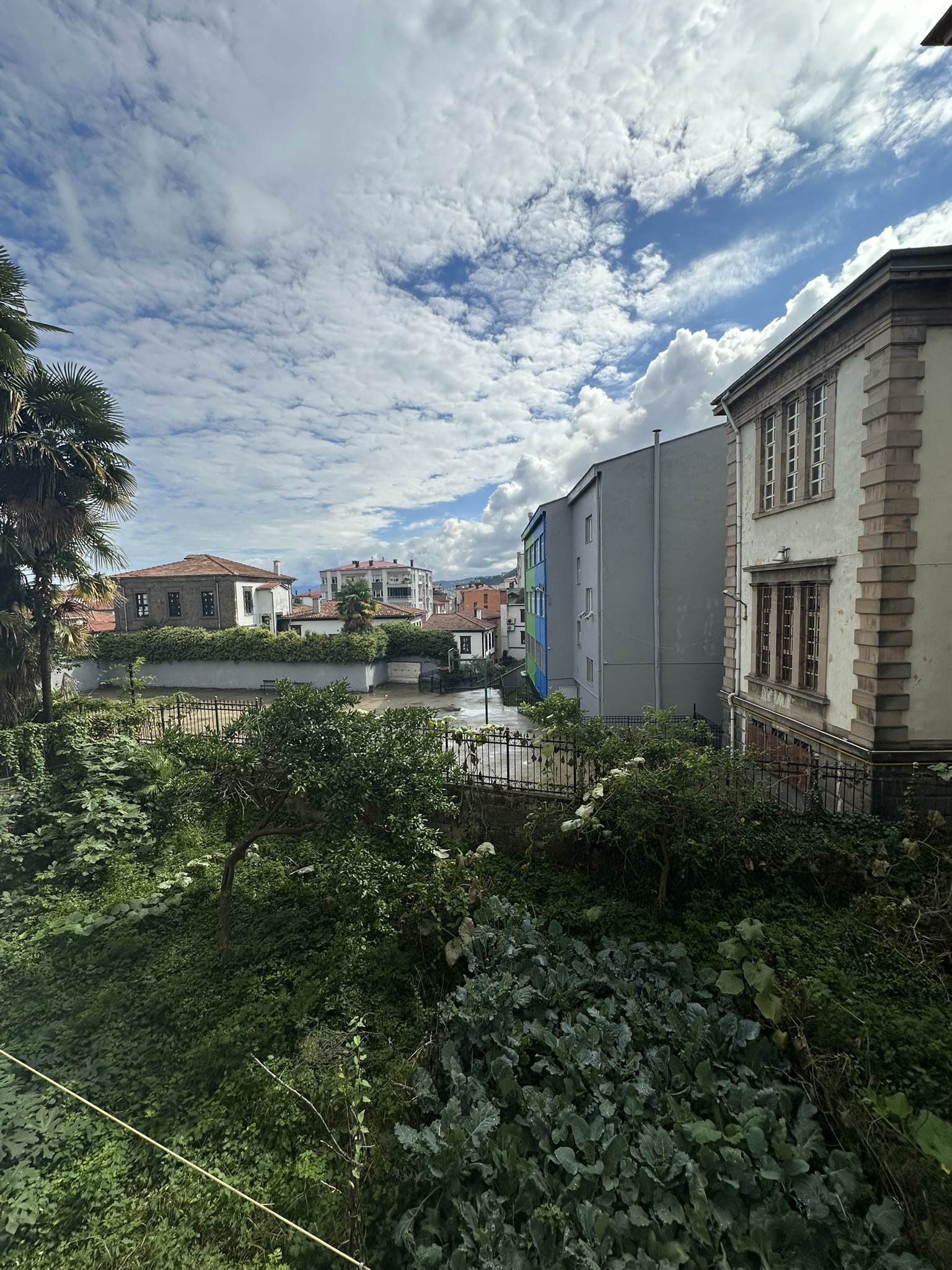 ÇINARLAR MAHALLESİ  EŞYALI KİRALIK