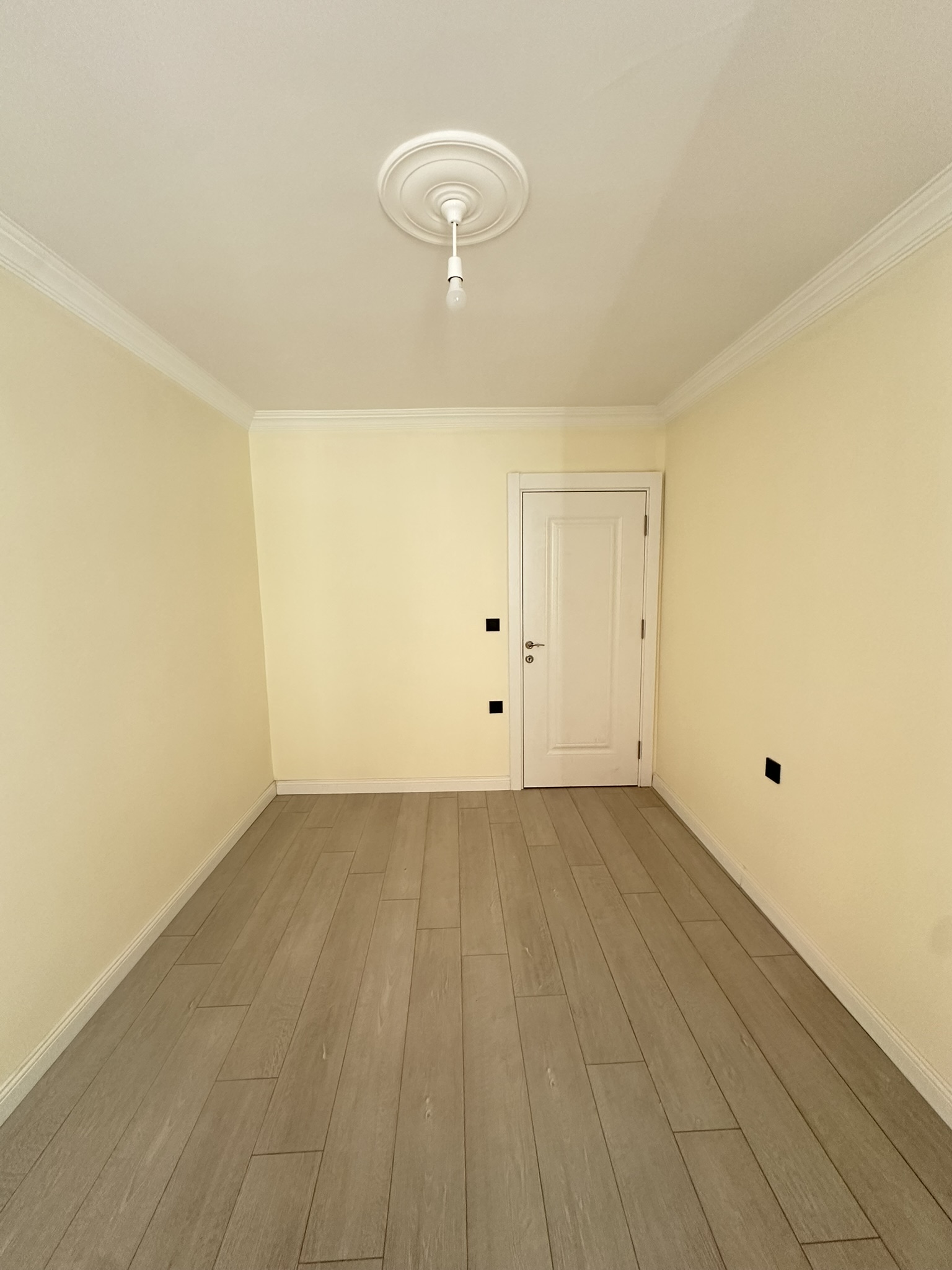 AKSU MAH. PAZAR CADDESİNDE 3+1 ARAKAT DAİRE