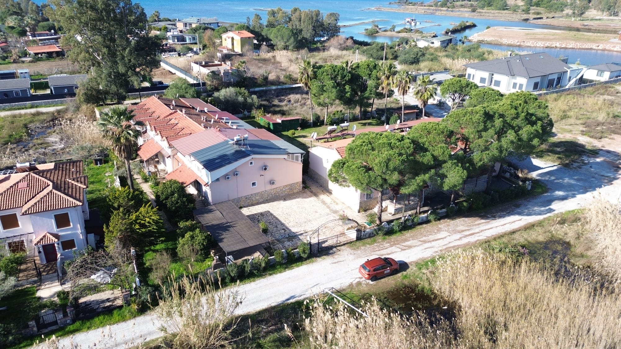 MARMARİS HİSARÖNÜNDE DENİZE 100 MT MESAFEDE 2+1 DAİRE