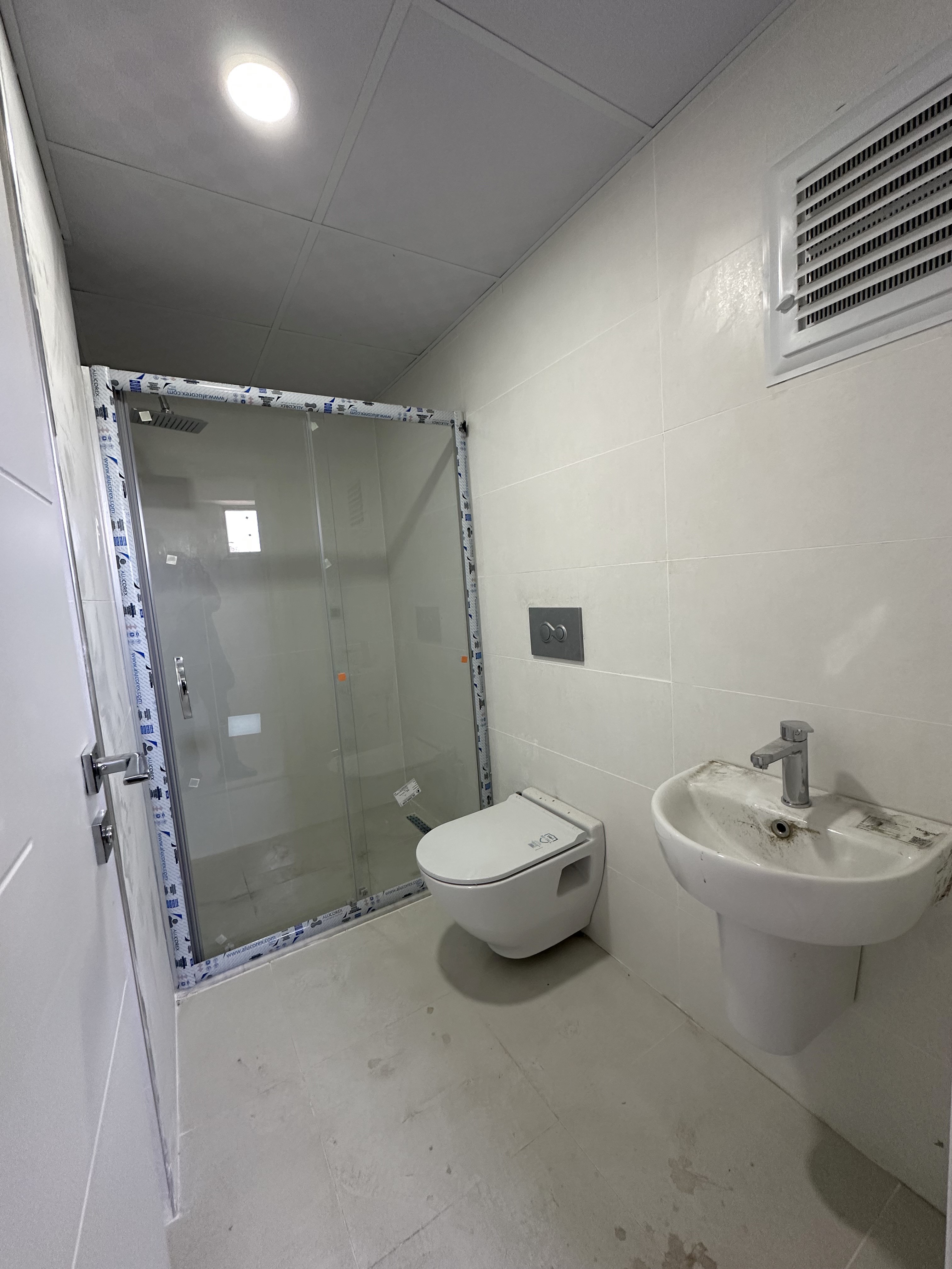 STADİUM CADDE EVLERİ A BLOK D.17 3+1 KİRALIK