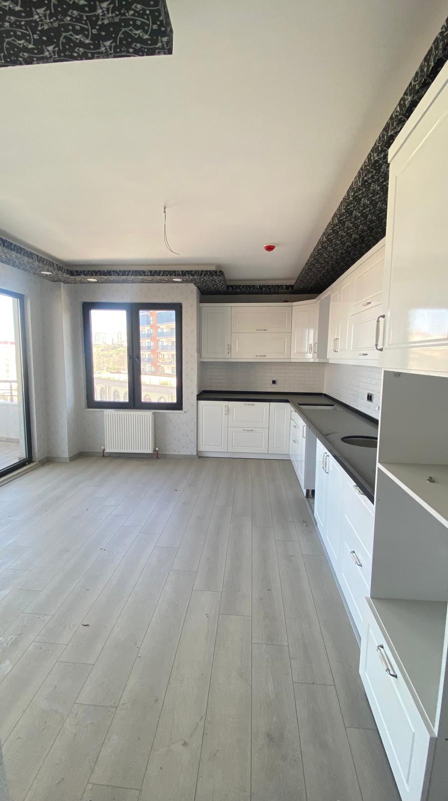 MABEL'DEN GÜZELYALI CADDESİNDE DENİZ VE DOĞA MANZRALI LÜKSDAİRE