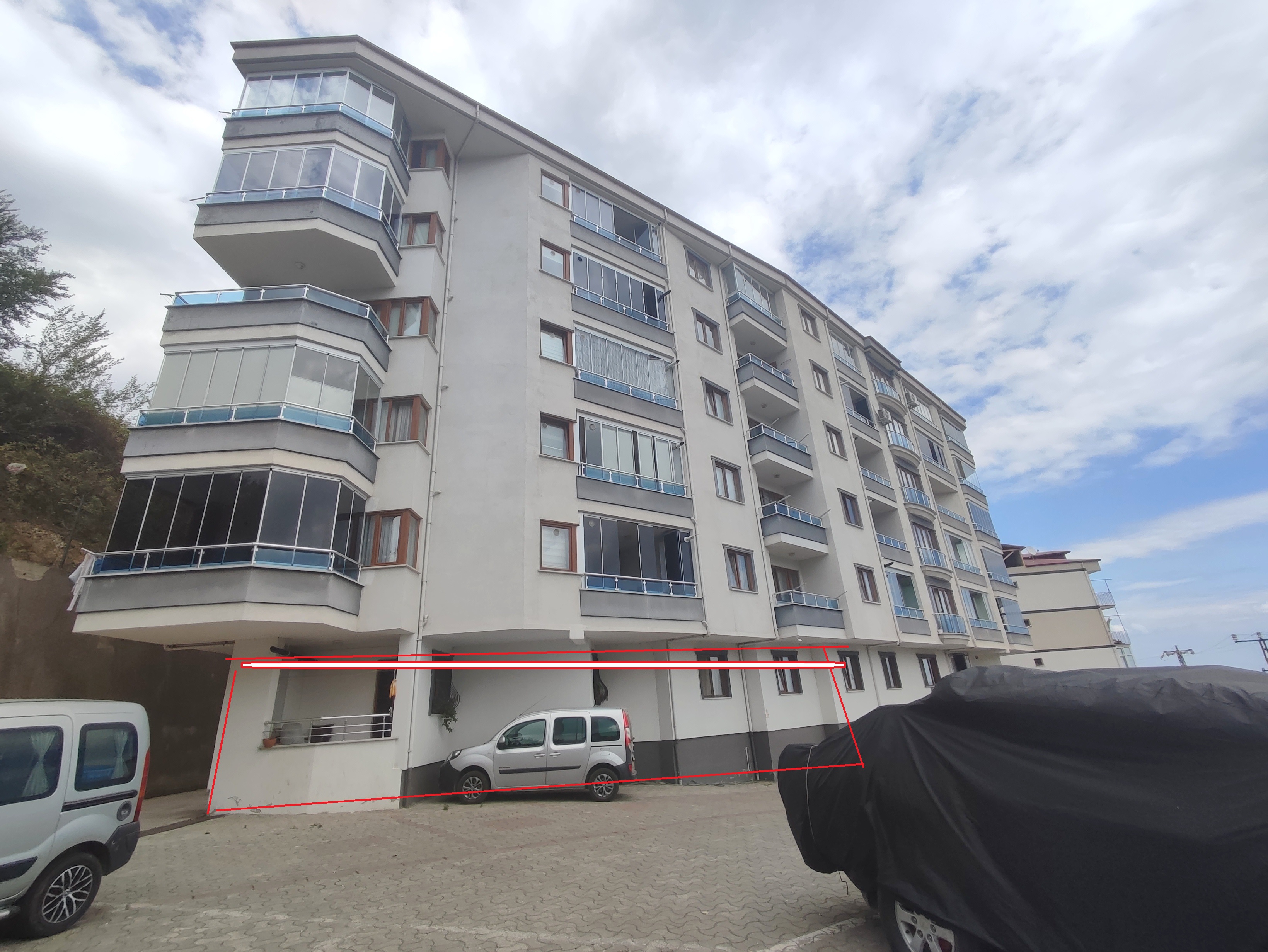 AKÇAABAT YAYLACIK MAH. MERKEZİ KONUMDA SATILIK DAİRE