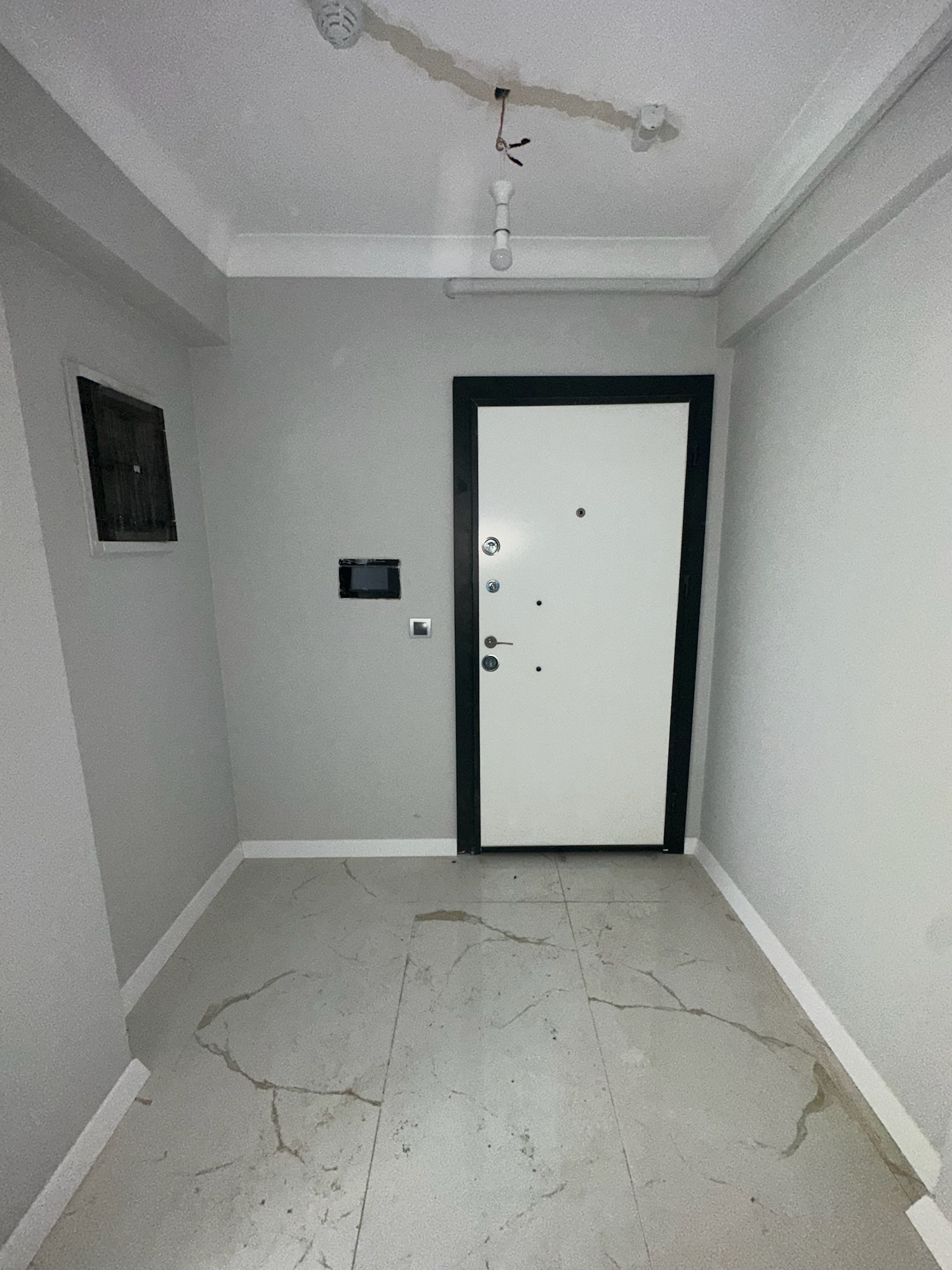 MABEL'DEN AKSU STADIUM CADDE EVLERİNDE GENİŞ FERAH DAİRE