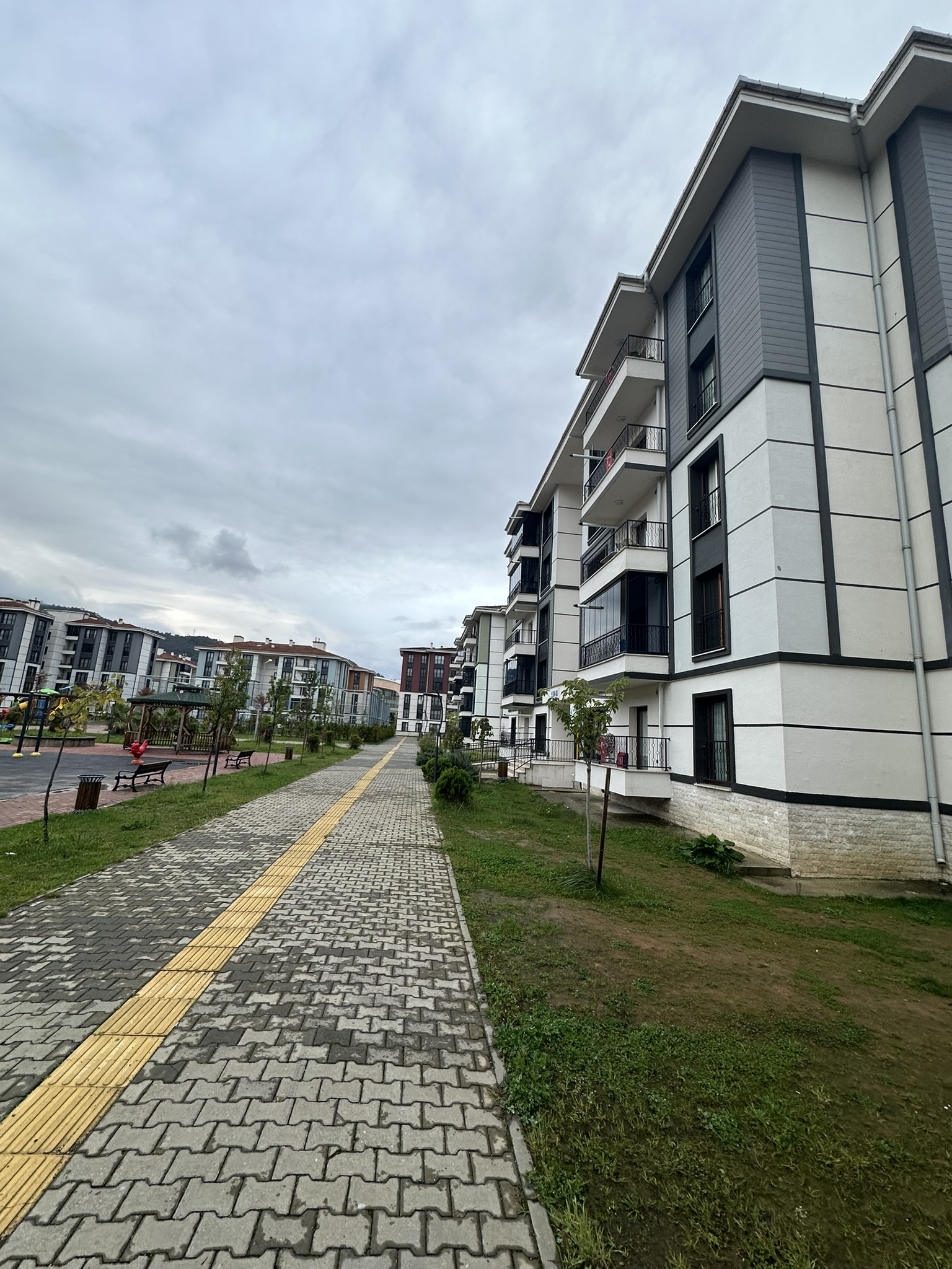 3. ETAP TOKİ DK-8 SATILIK DAİRE GİRİŞ KAT