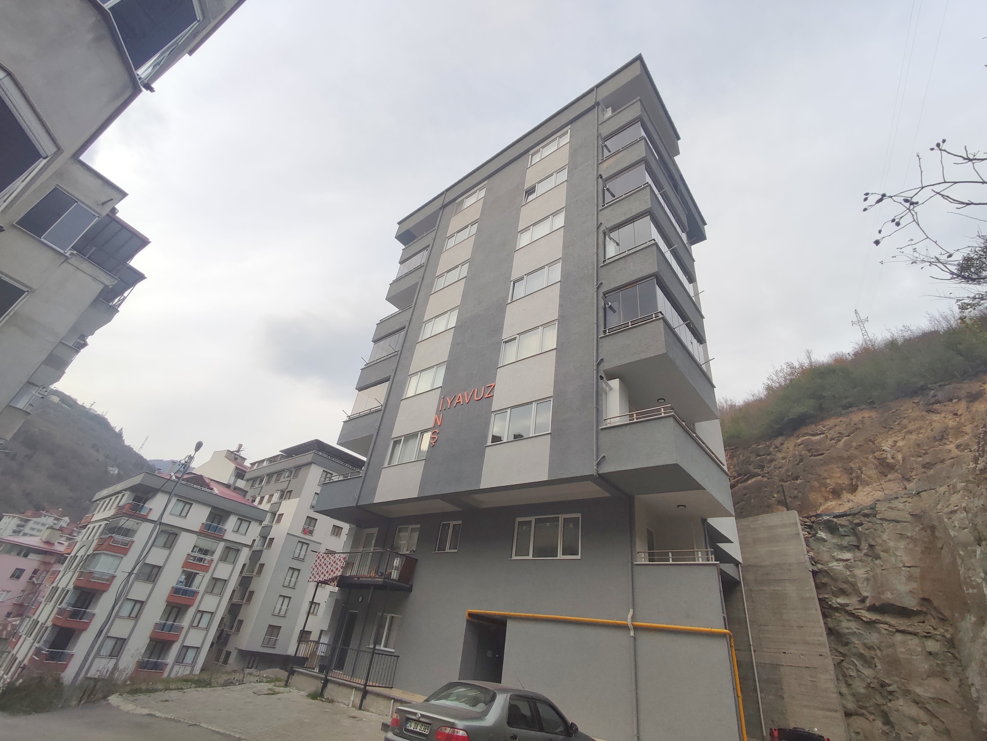 MABEL GAYRİMENKUL MAÇKA FATİH MAH. 2+1 GENİŞ KİRALIK DAİRE