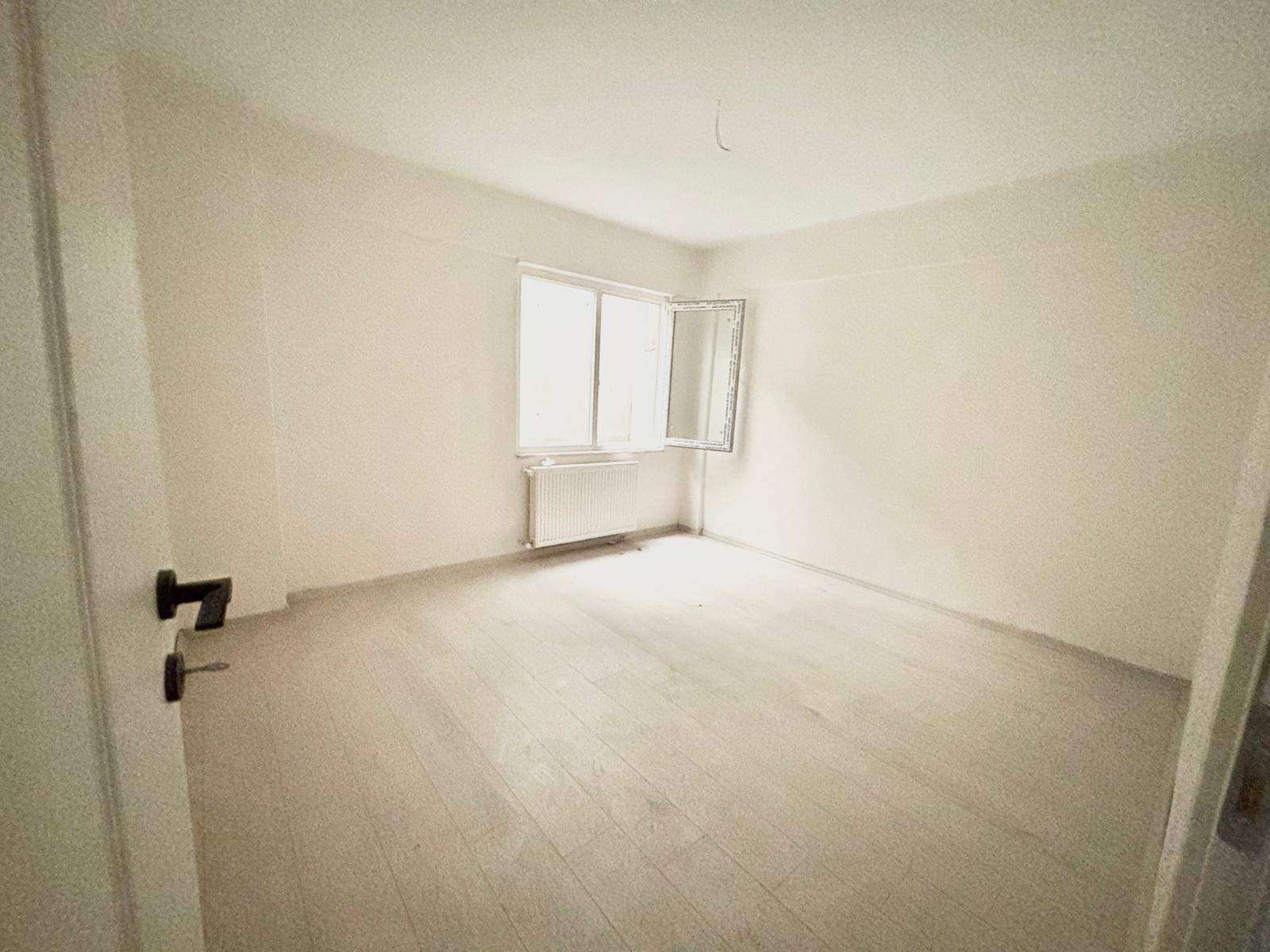 ŞARKİYE SATILIK-OFİS YAN SOKAĞI