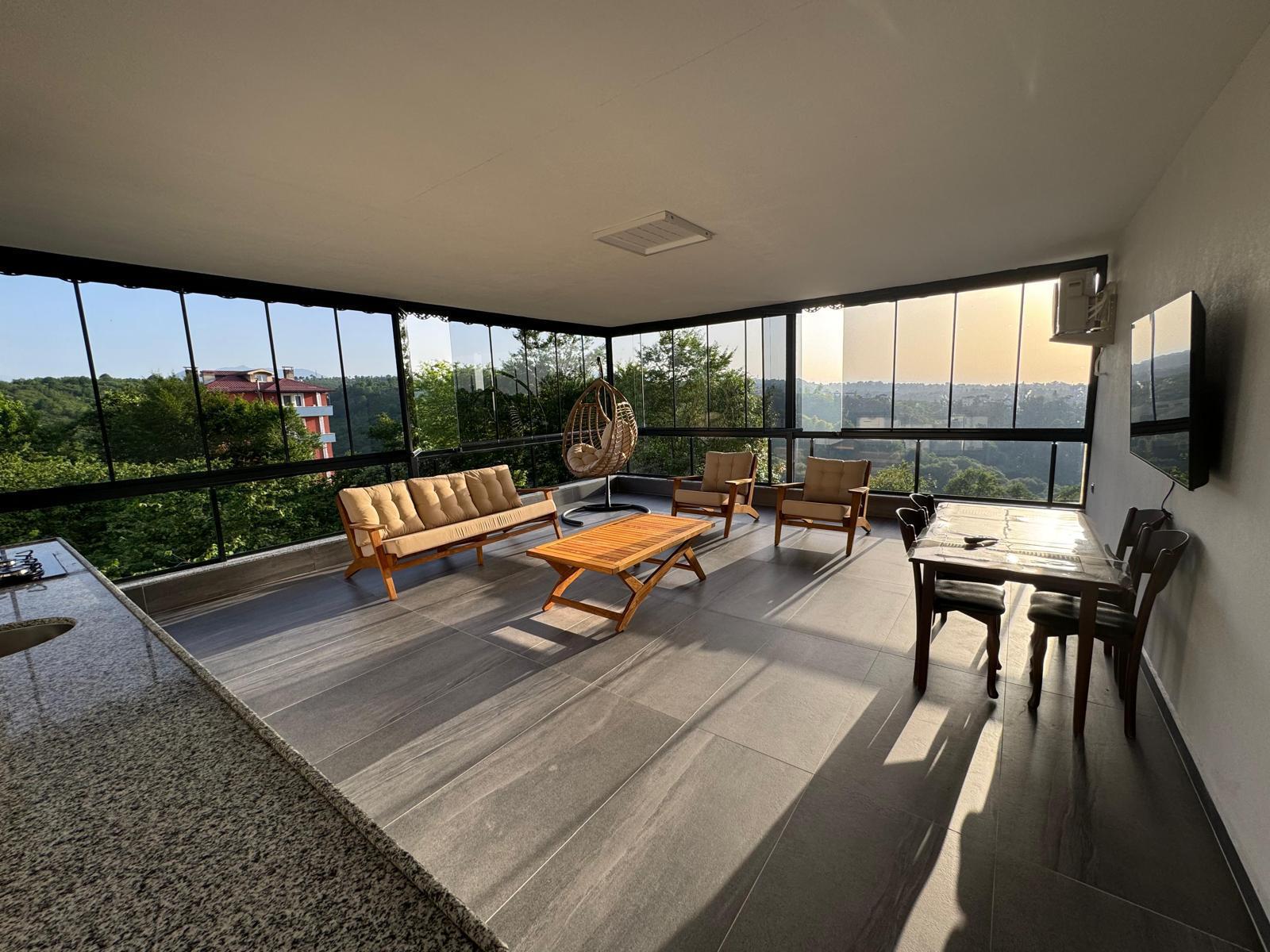 ARAKLI HÜRRİYET MAHALLESİNDE HAVUZLU LÜKS SATILIK VİLLALAR