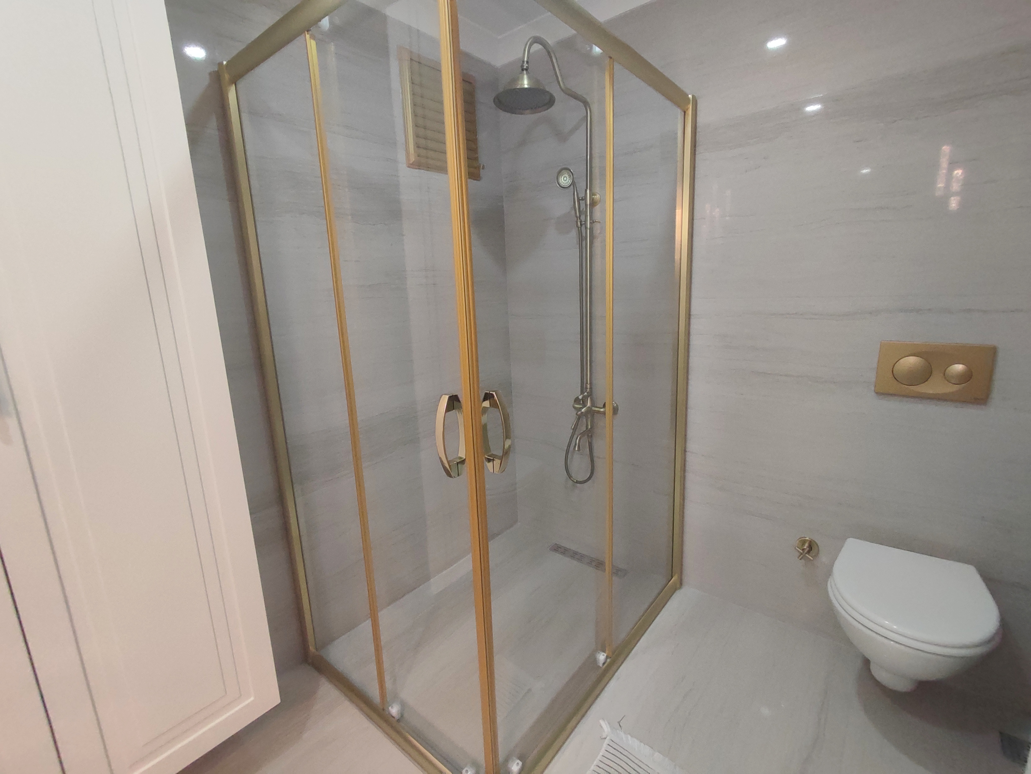 MABEL'DEN ÜNİVERSİTE MAH.GENİŞ FERAH DENİZ MANZARALI DAİRE