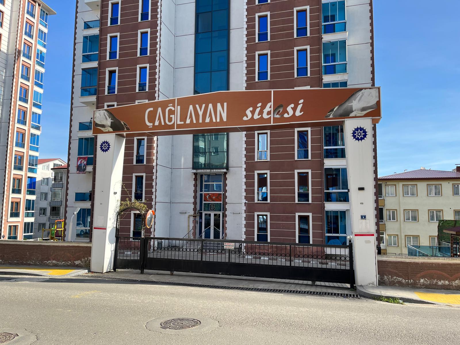 MABEL GAYRİMENKUL-ŞAHİNCİLİ M.-ÇAĞLAYAN SİTESİNDE HAVUZLU 3+1