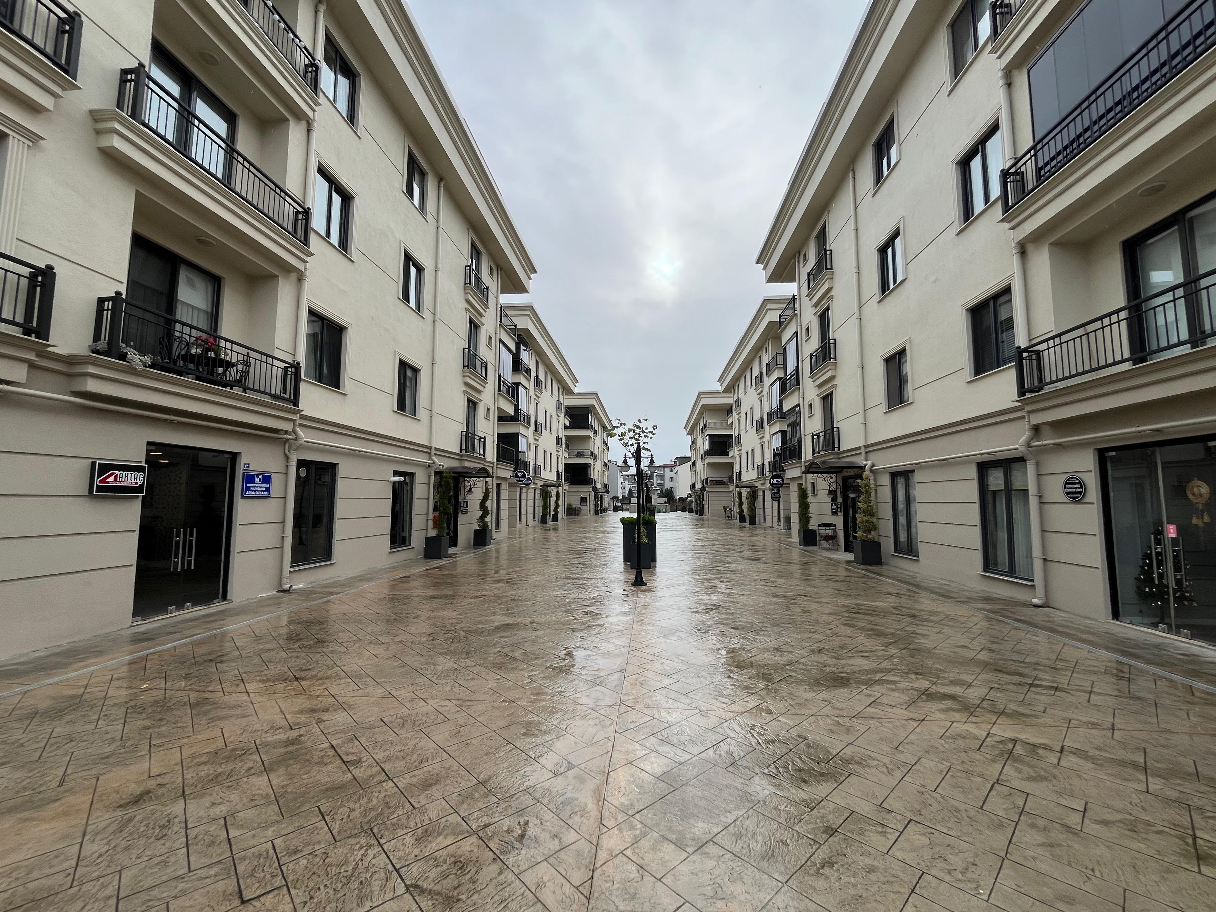 AKYAZI MAHALL DEVREN KİRALIK LÜKS İŞYERİ