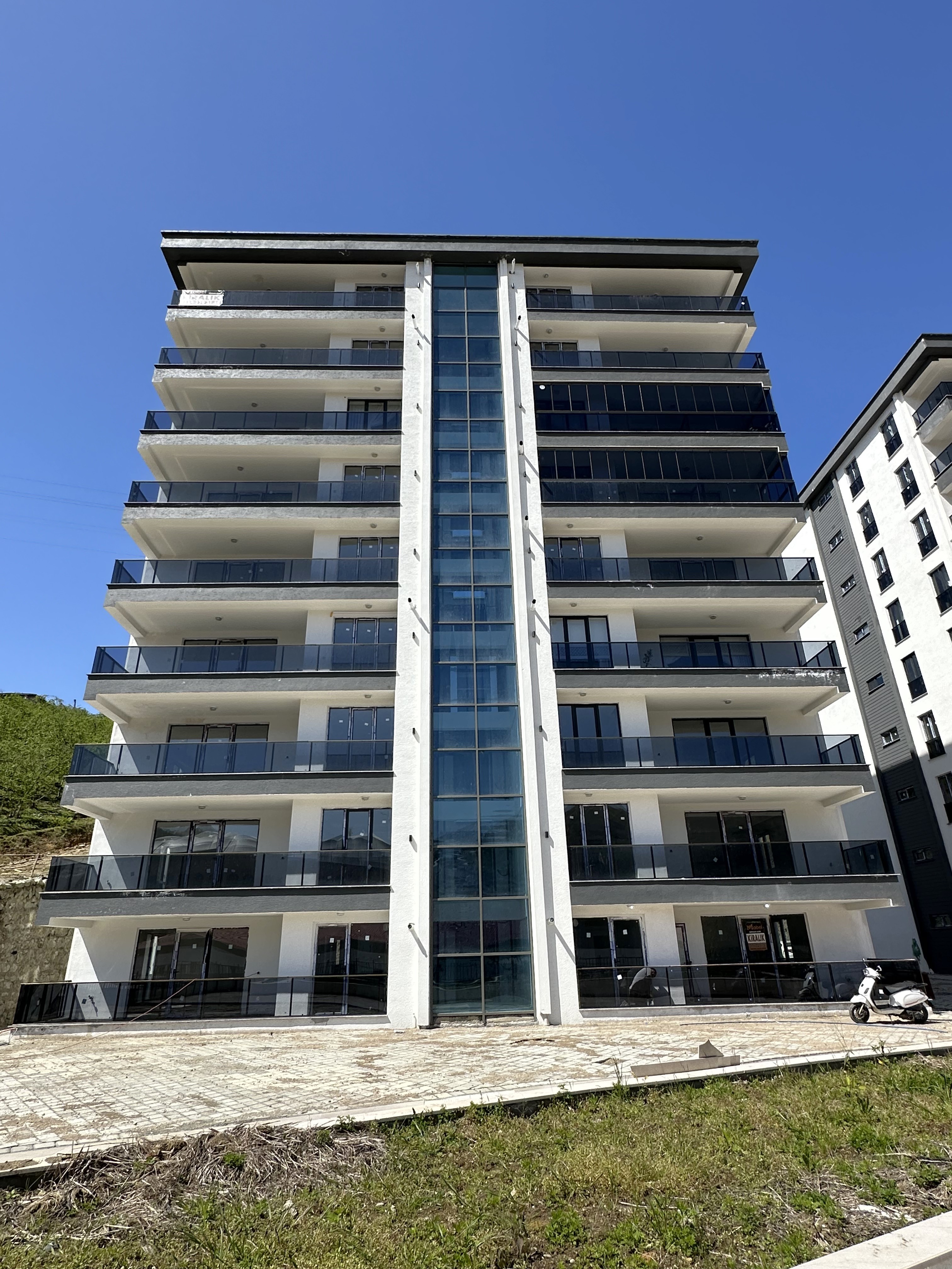 STADİUM CADDE EVLERİ A BLOK D.17 3+1 KİRALIK