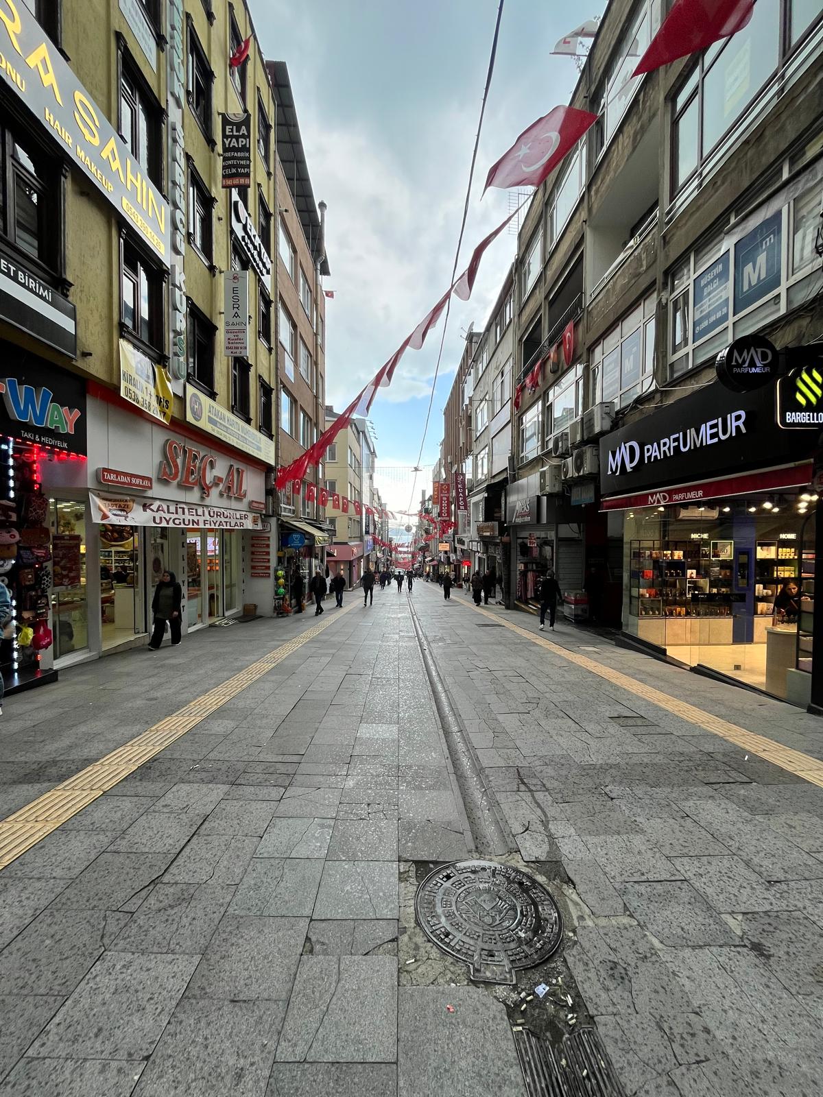 MABEL'DEN GAZİ CADDESİ ÜZERİNDE KİRALIK OFİS