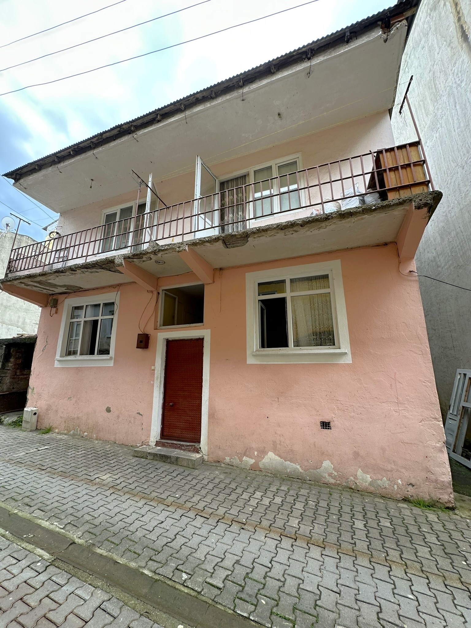 MABEL GAYRİMENKUL FEVZİ ÇAKMAK MAH. ARSA FİYATINA SATILIK BİNA