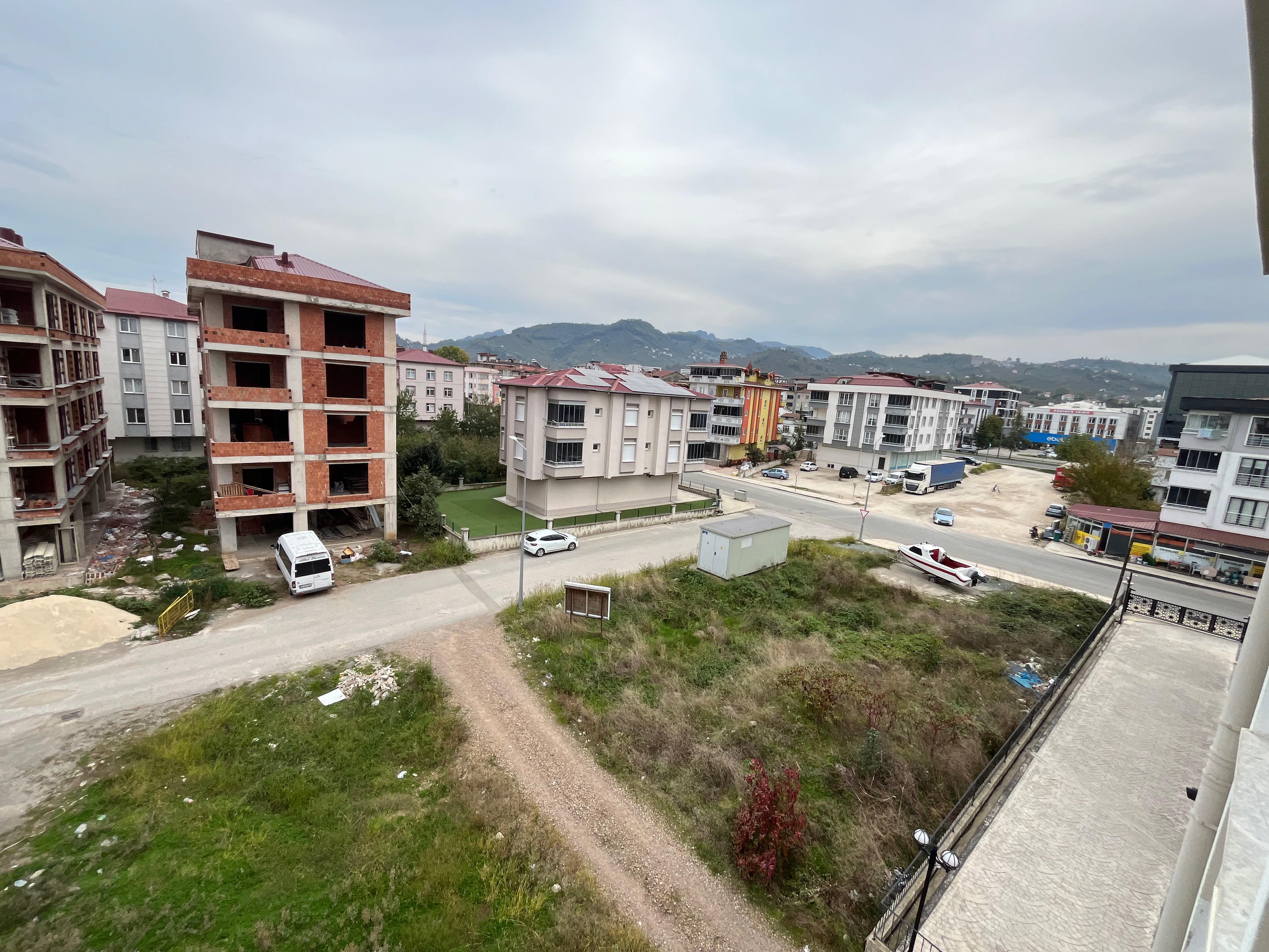 CUMHURİYET MAHALLESİ E-BEBEK KARŞISI SATILIK 1+1 DAİRE