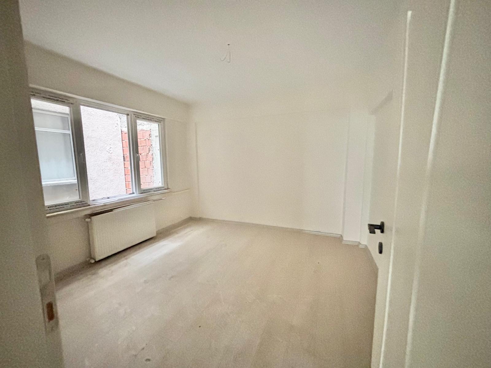 ŞARKİYE SATILIK-OFİS YAN SOKAĞI