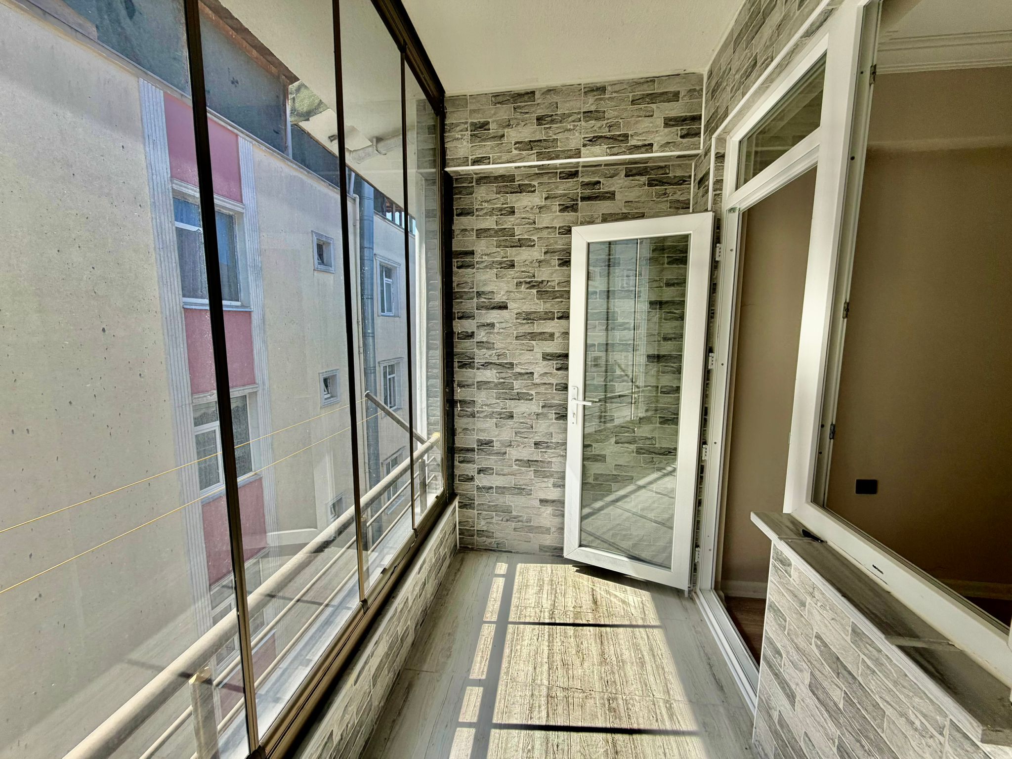 DENİZE VE SAHİLE 50M ÇİFT GİRİŞ CAM BALKON KOMBİ DAHİL DUBLEX