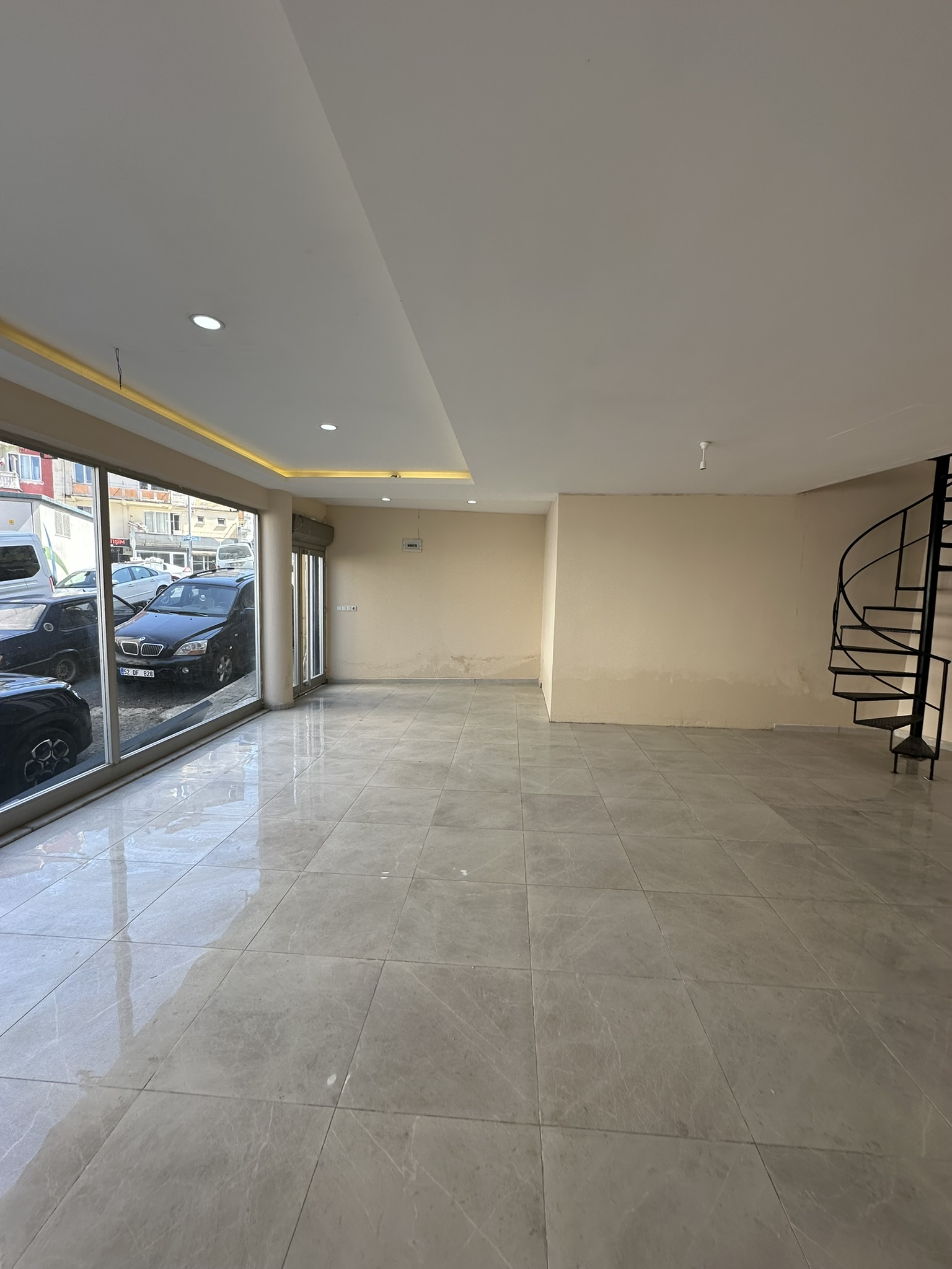 G-CİTY ARKASI DÜKKAN