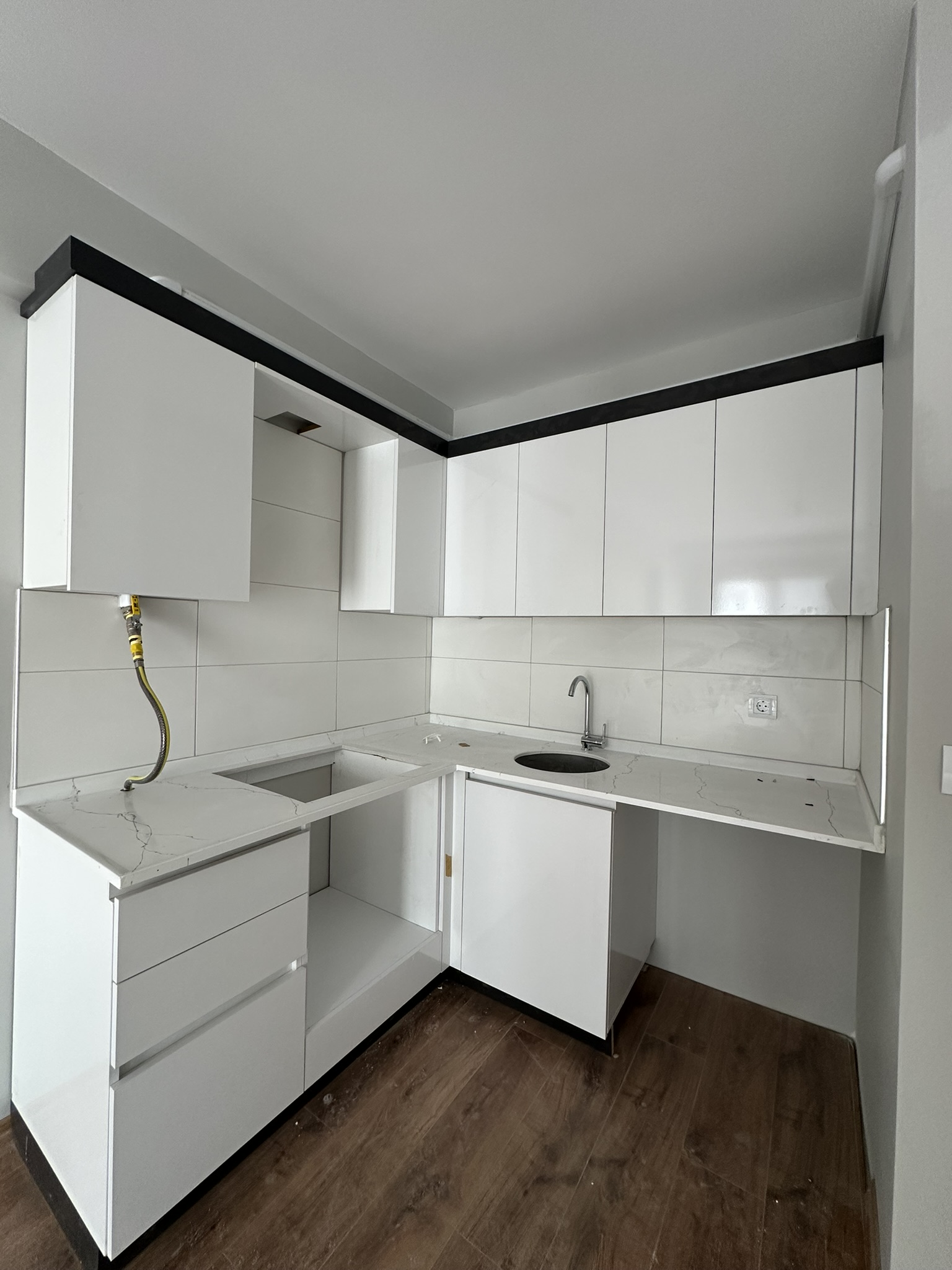 AKSU MAHALLESİ 1+1 KİRALIK DAİRE ALTINPOST İNŞ