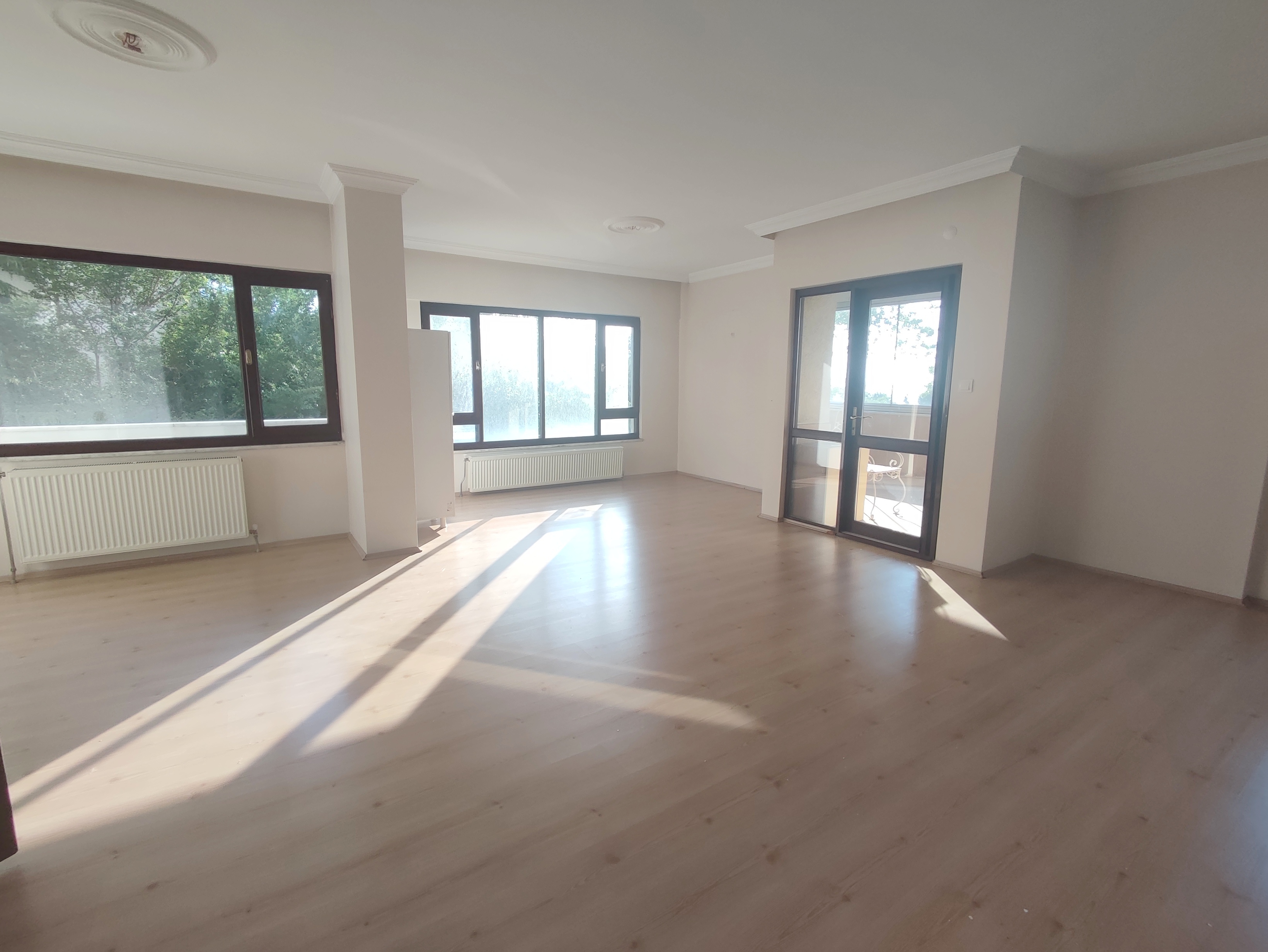 2 NOLU ERDOĞDU MAH. 4+1 GENİŞ FERAH MASRAFSIZ FIRSAT DAİRE