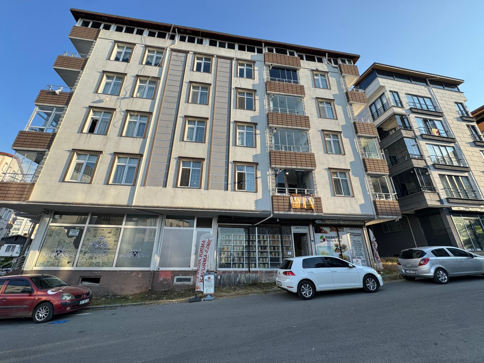MABELDEN ATATÜRK MH. MERKEZİ KONUMDA 130METREKARE GENİŞ 3+1
