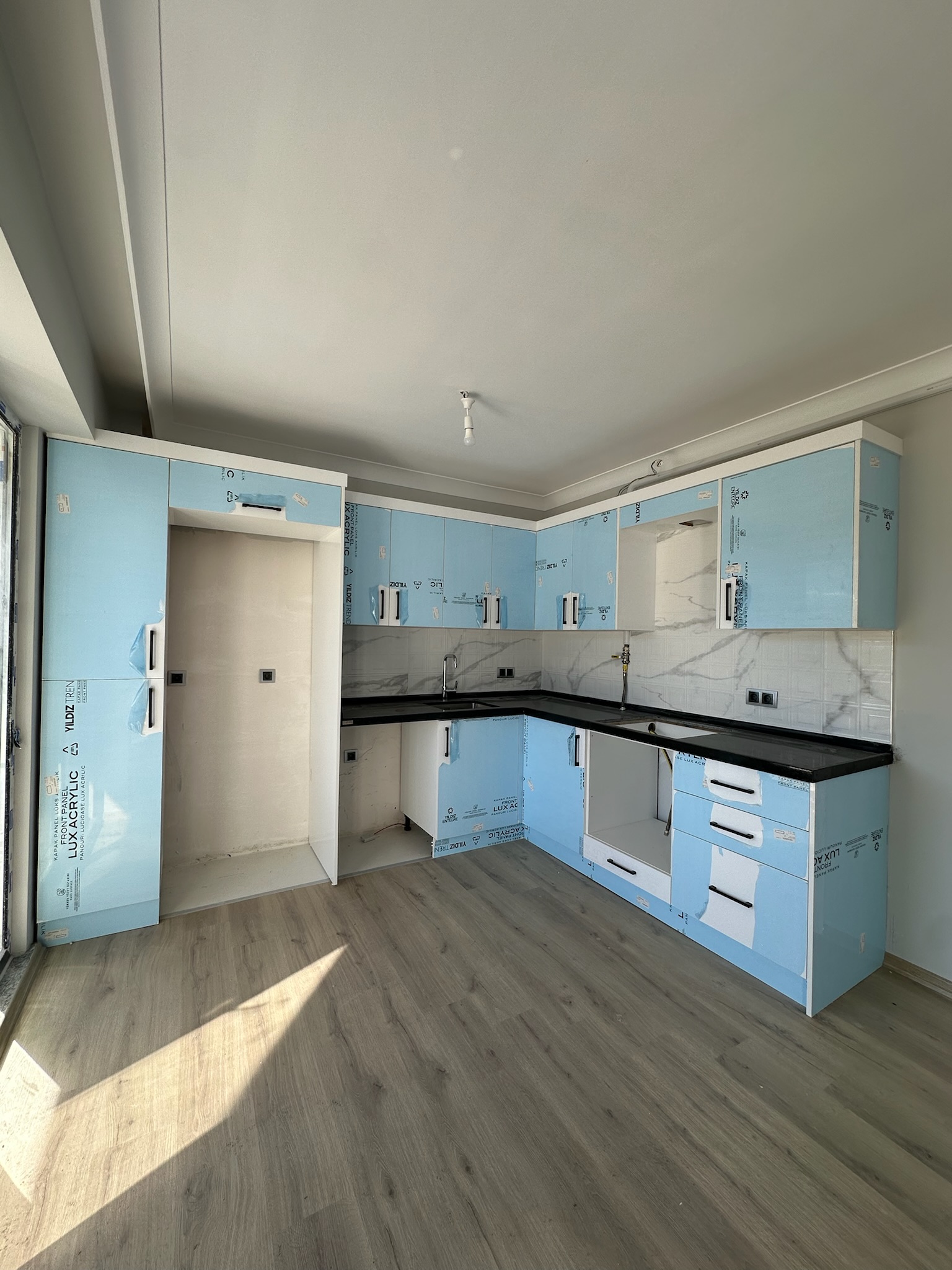 MABEL'DEN AKSU STADIUM CADDE EVLERİNDE GENİŞ FERAH DAİRE