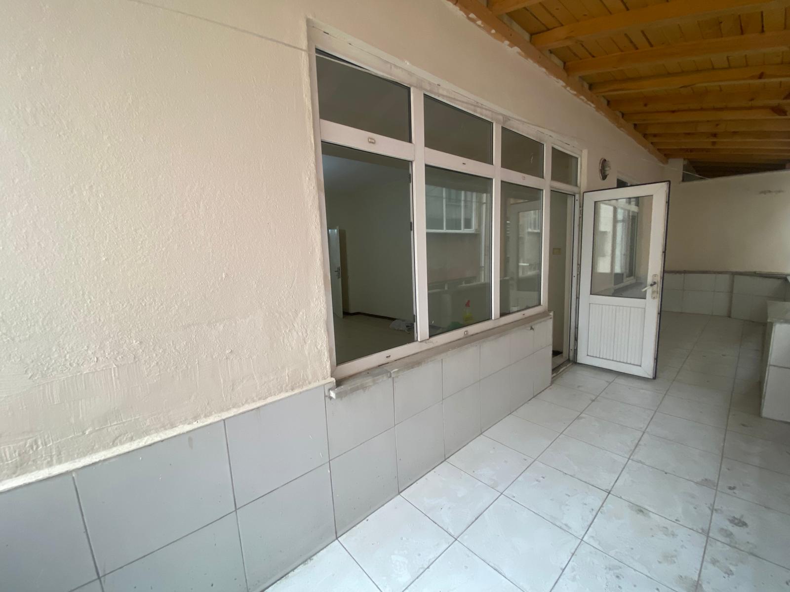 SAKARYA MAHALLESİNDE SEFERGE APARTMANINDA SATILIK DAİRE