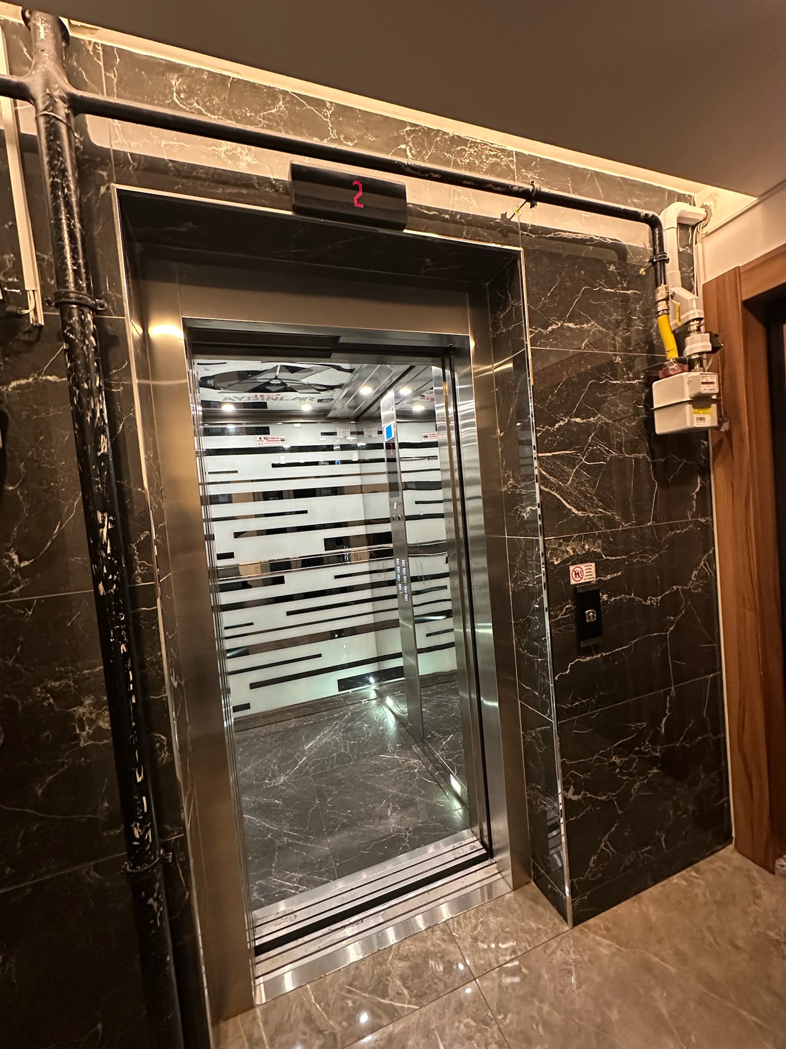MABEL'DEN ŞEHİR MERKEZİNDE CEMAL GÜRSEL CAD. KİRALIK OFİS - BÜRO