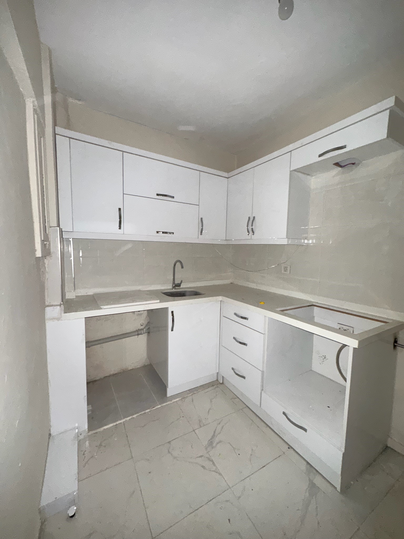 MABEL'DEN OSMANİYE MAH. DEBBOY 50 M. MESAFEDE KİRALIK DAİRE