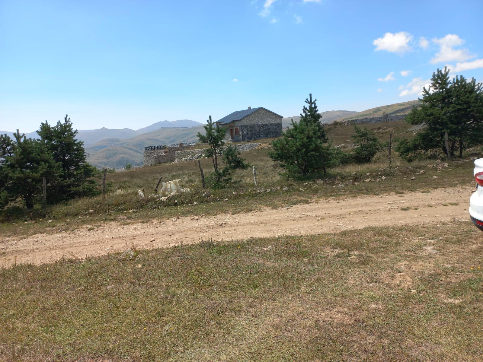 ÇAMBAŞI YAYLASINDA SATILIK ARSA