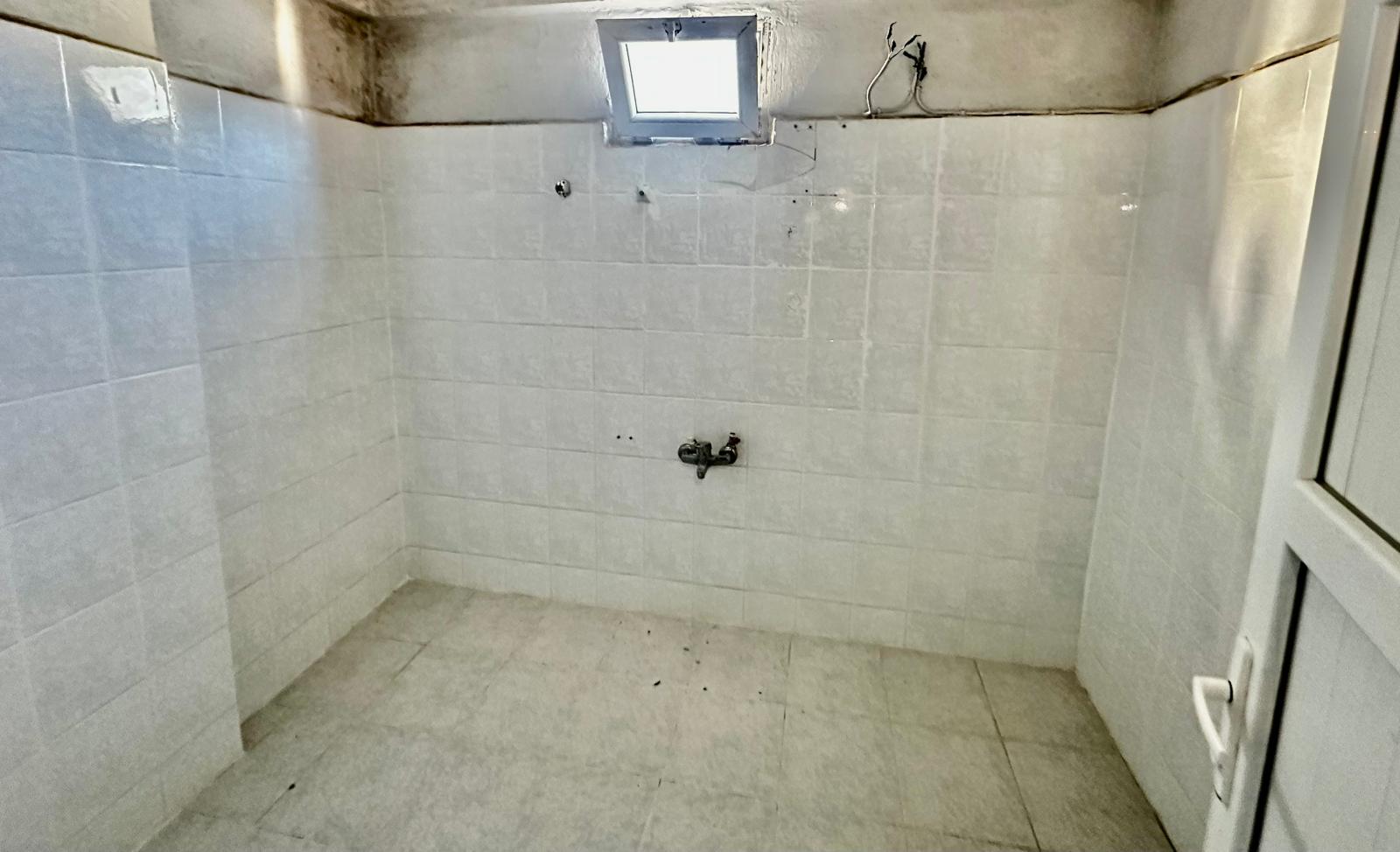 ÇARŞI MERKEZE YAKIN YOL KENARI 3 BALKONLU 140M2 MASRAFSIZ 2+1