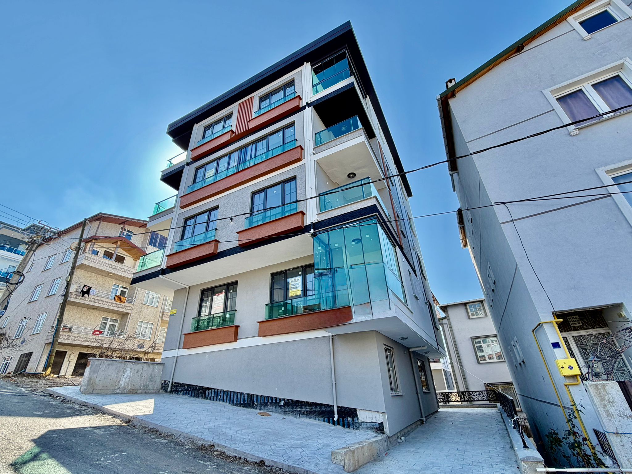 GÖLEVİ BATIPARK KARŞISI DENİ MANZARALI,PLAJ YAKININDA 3.KAT 1+1