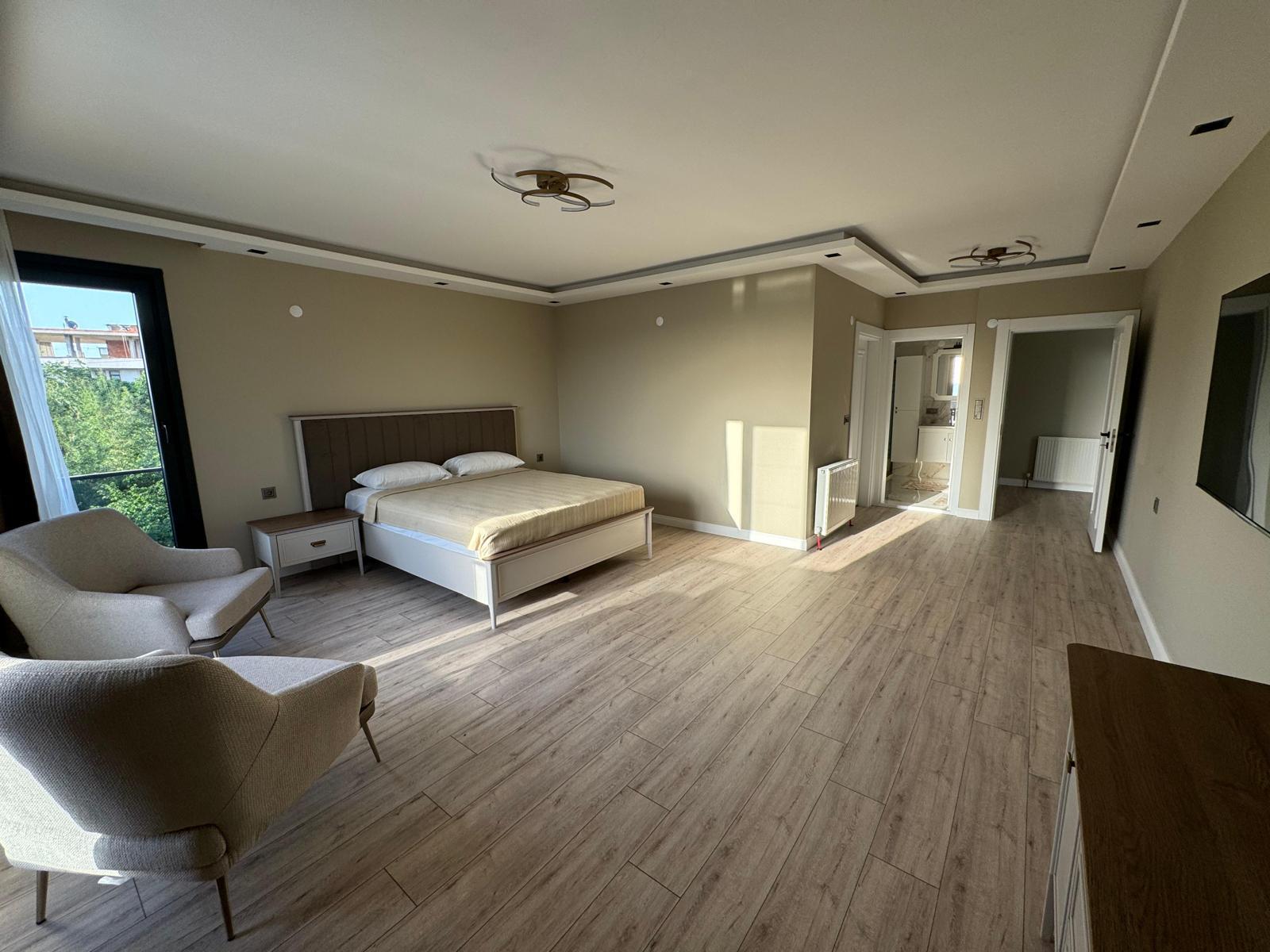 ARAKLI HÜRRİYET MAHALLESİNDE HAVUZLU LÜKS SATILIK VİLLALAR