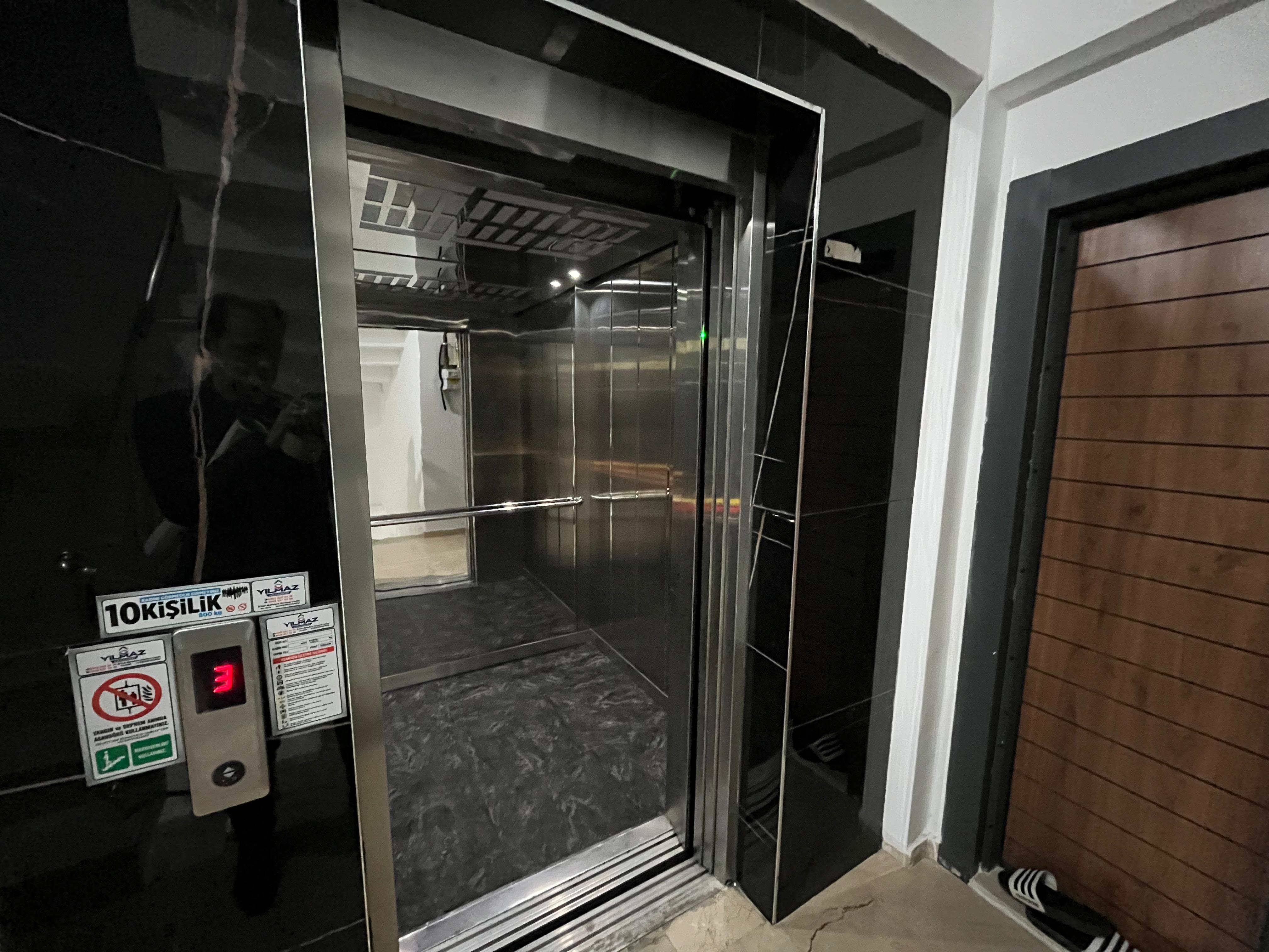 CUMHURİYET MAHALLESİ E-BEBEK KARŞISI SATILIK 1+1 DAİRE