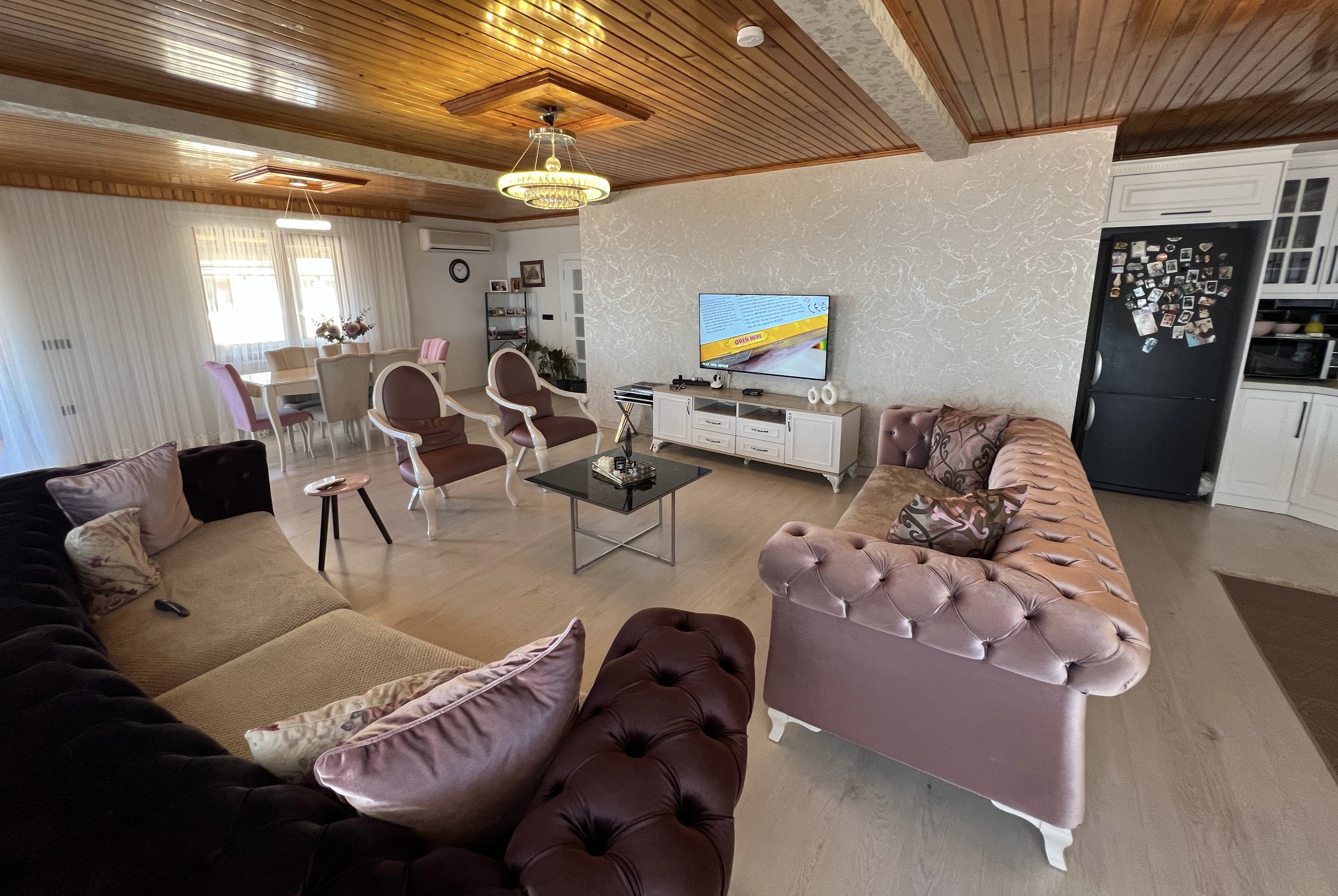 PELİTLİ DE SATILIK 4+1 280 M2 DAİRE