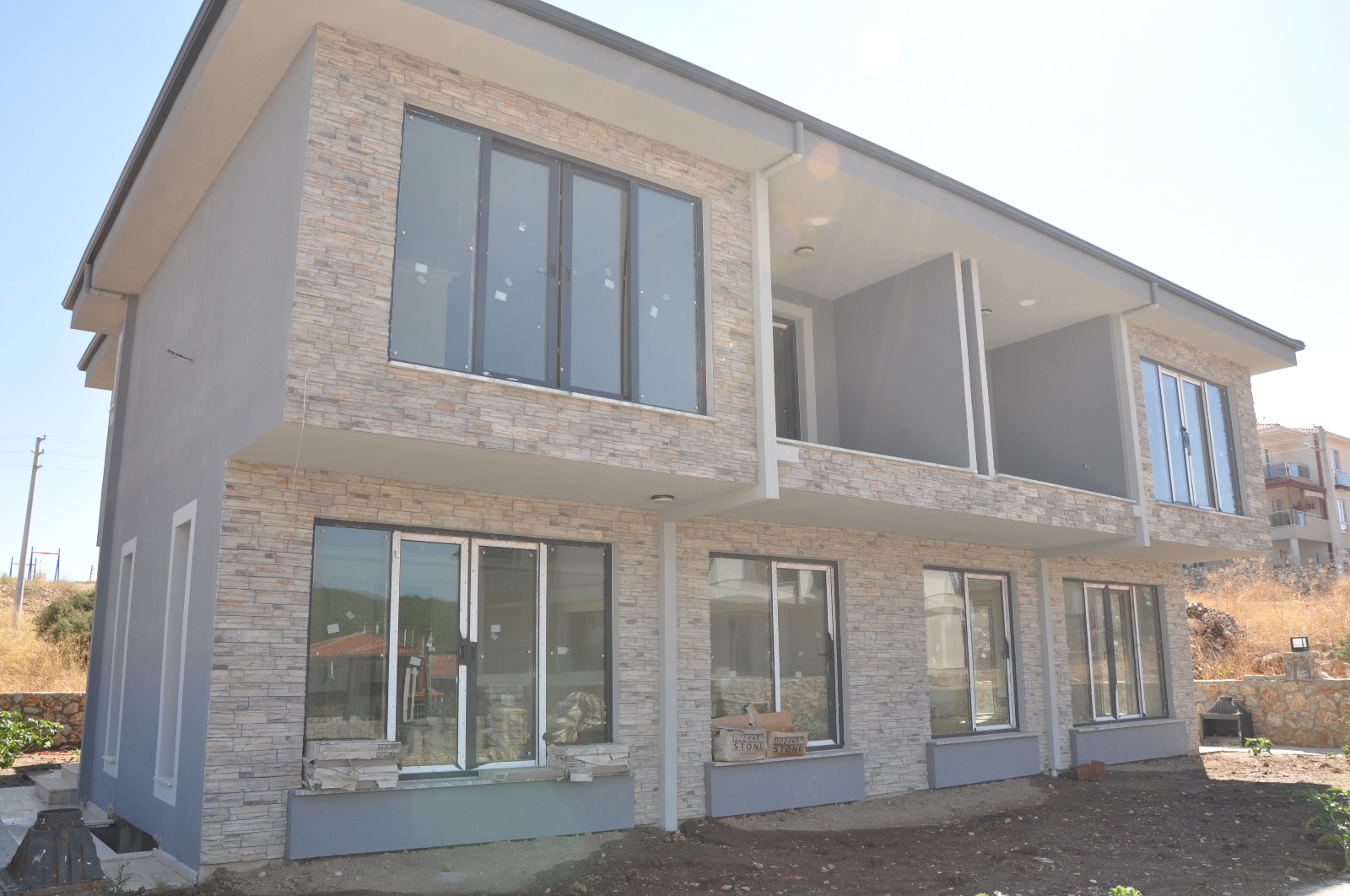 MUĞLA ULADA SATILIK SIFIR IKIZ VILLALAR