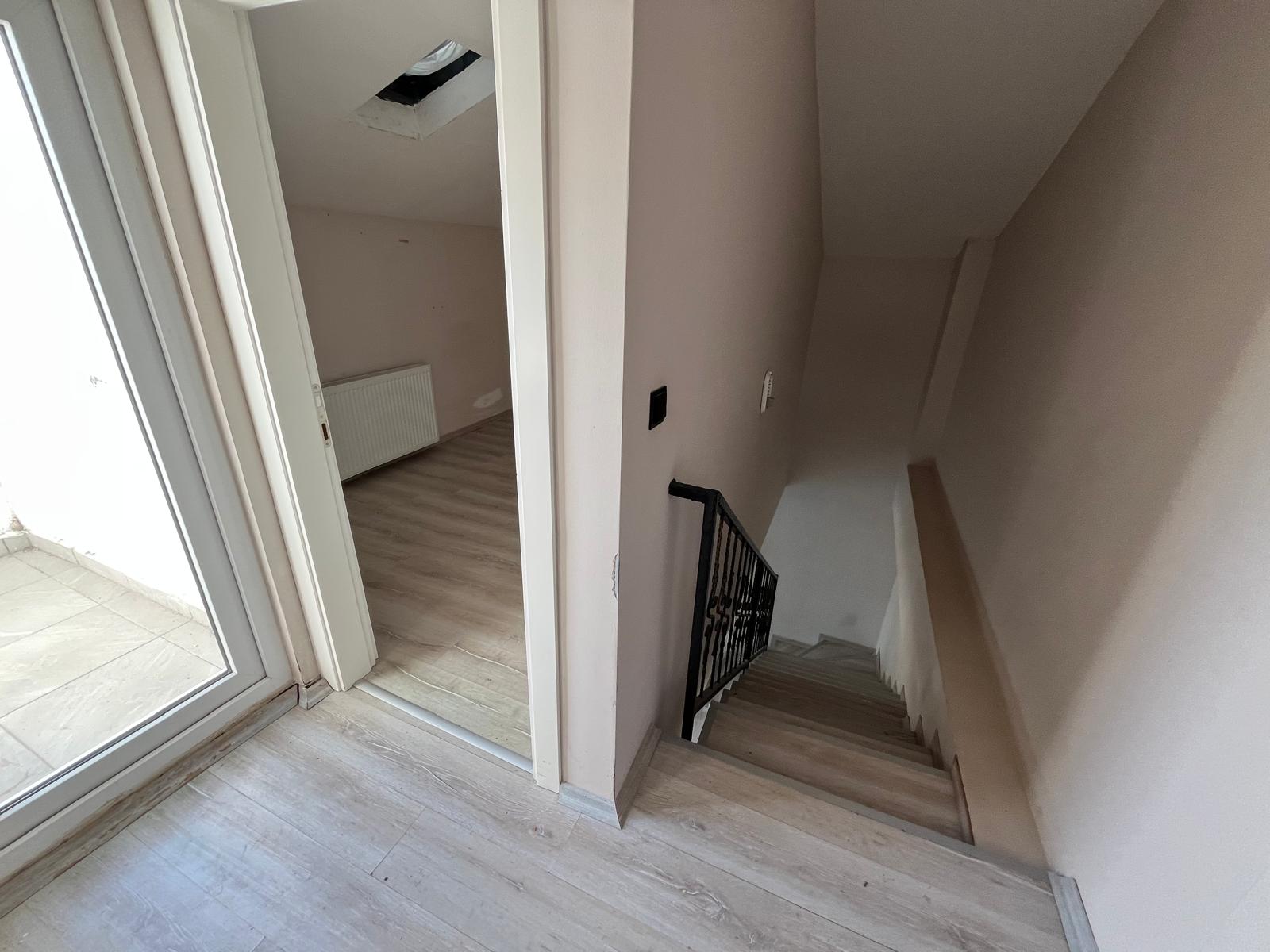 CUMHURİYET MAH. KERVAN APT. DUBLEKS 2+1