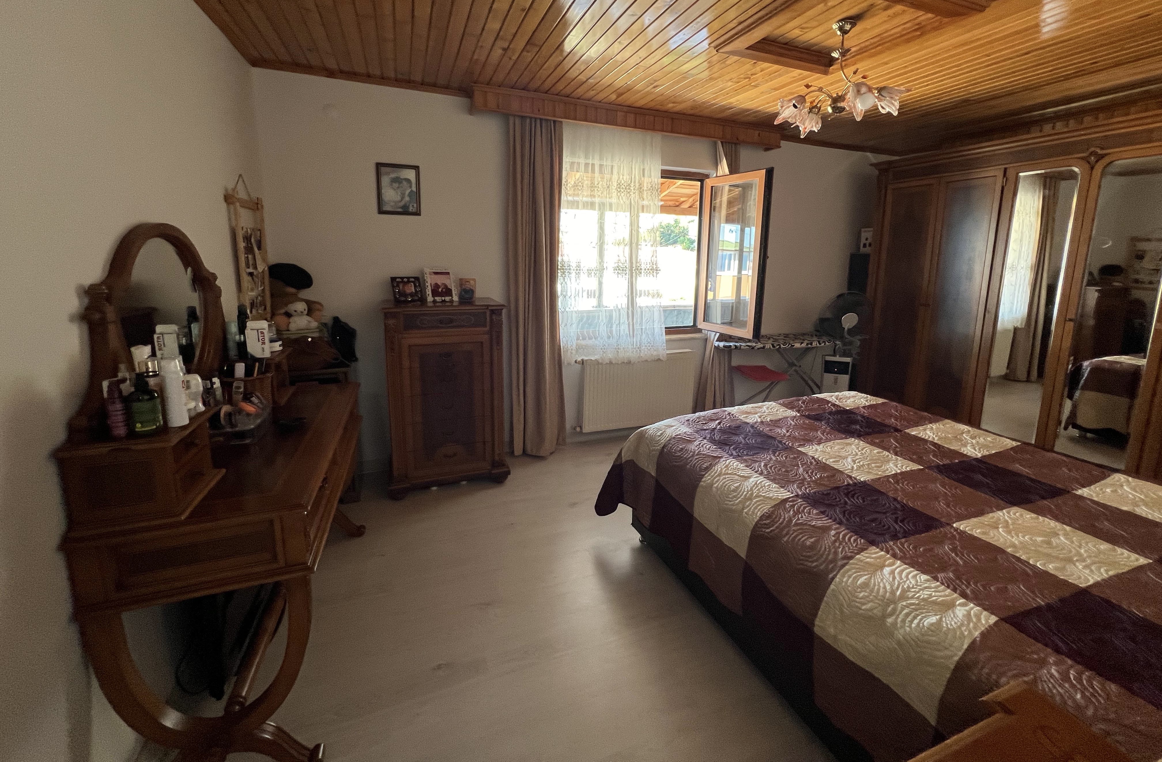 PELİTLİ DE SATILIK 4+1 280 M2 DAİRE