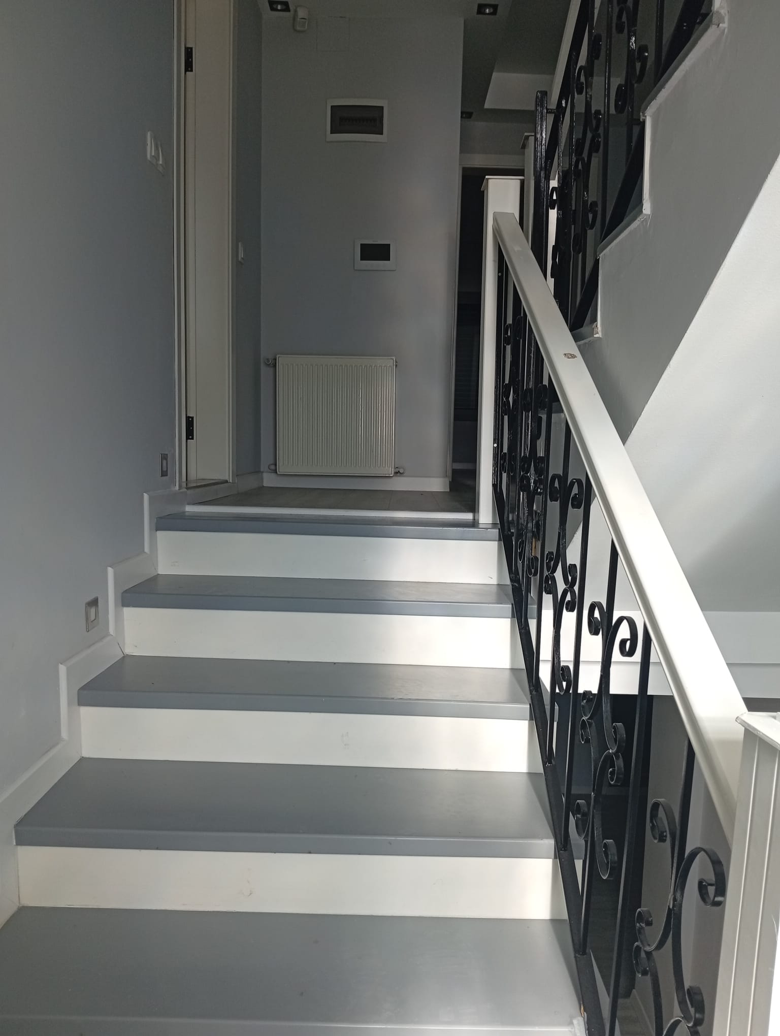 MARMARİSİN  VİLLALAR BÖLGESİ ÇAMDİBİ MAHALLESİNDE KIRALIK 5+1 MÜSTAKİL BOŞ VILLA