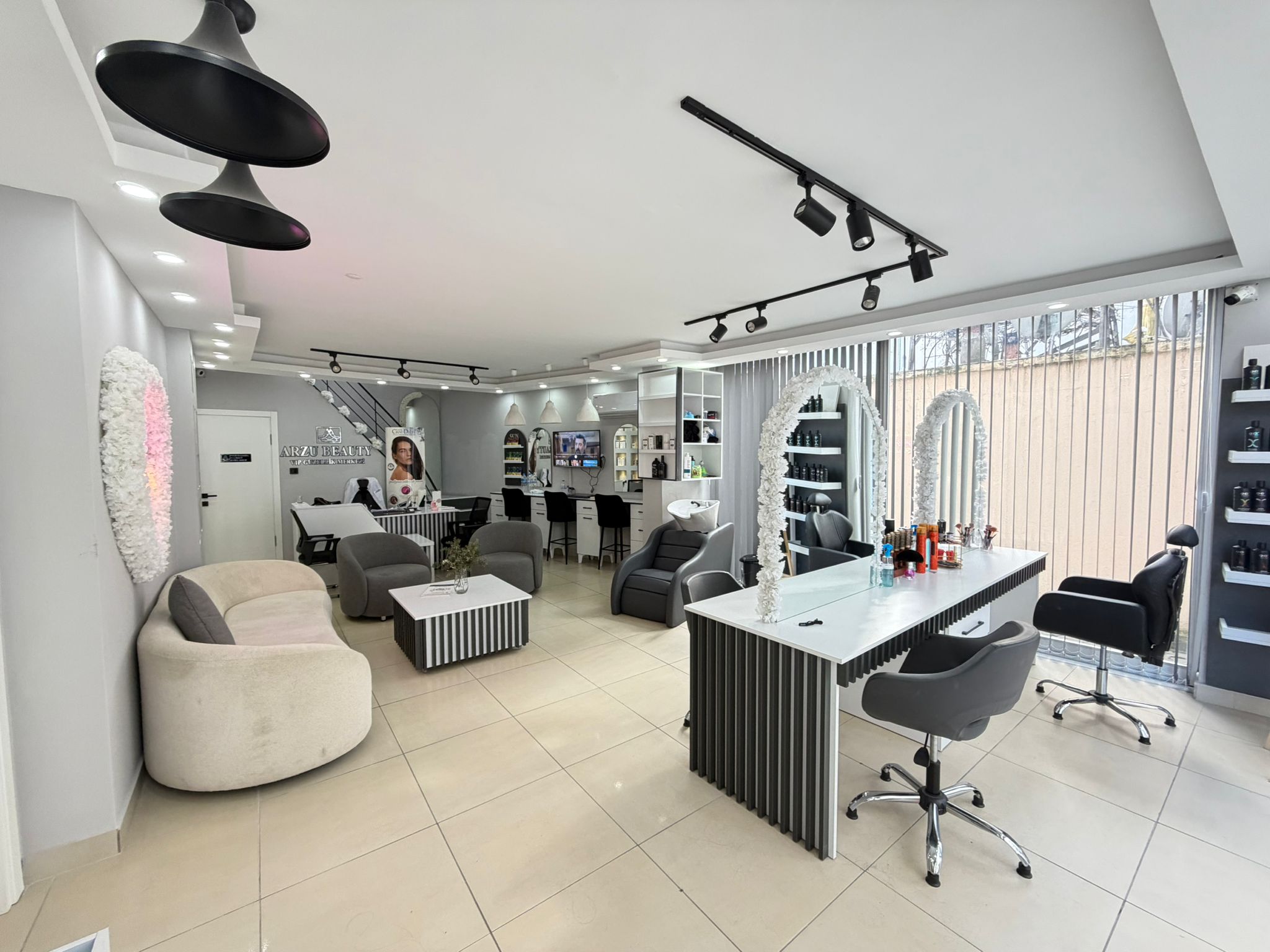 *YILIN FIRSATI DEVREN -FUL DONANIMLI 2 KATLI GÜZELLİK MERKEZİ*