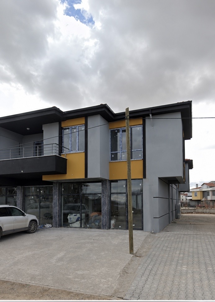 MADEL’DEN GENİŞ CADDE ÜZERİ KİRALIK KÖŞE DÜKKAN