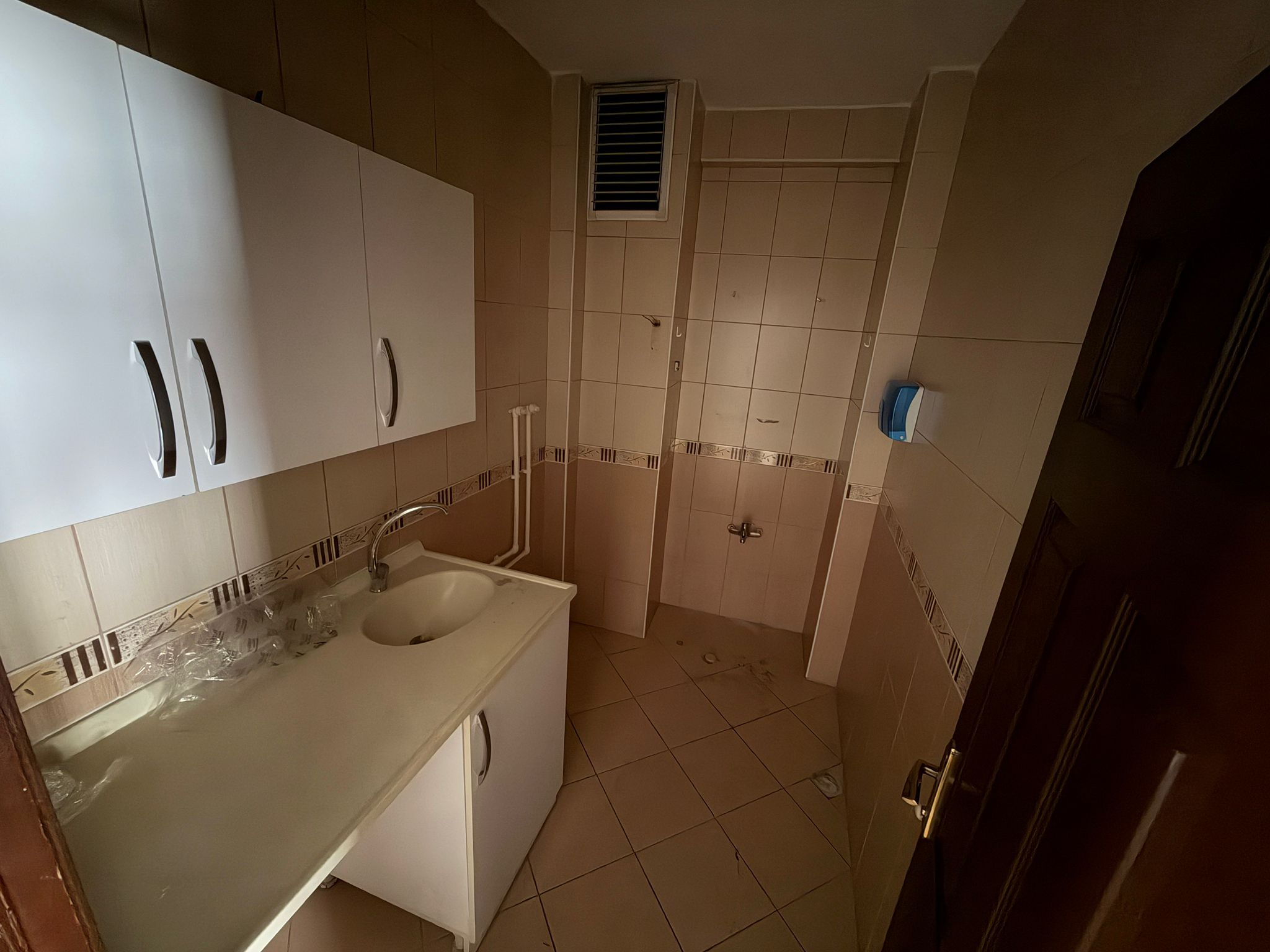 TRABZON BÜYÜKŞEHİR BELEDİYESİ YANI 3+1 KİRALIK OFİS