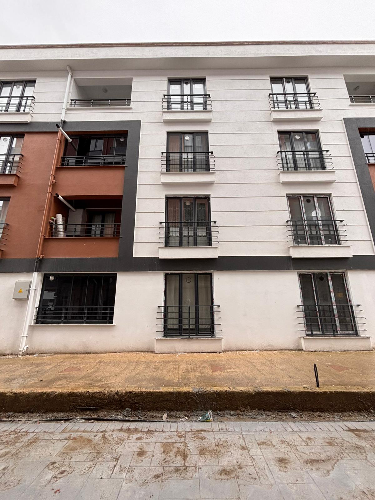 CUMHURİYET'TE ÜNİVERSİTEYE YÜRÜME MESAFESİNDE 1+1 KİRALIK