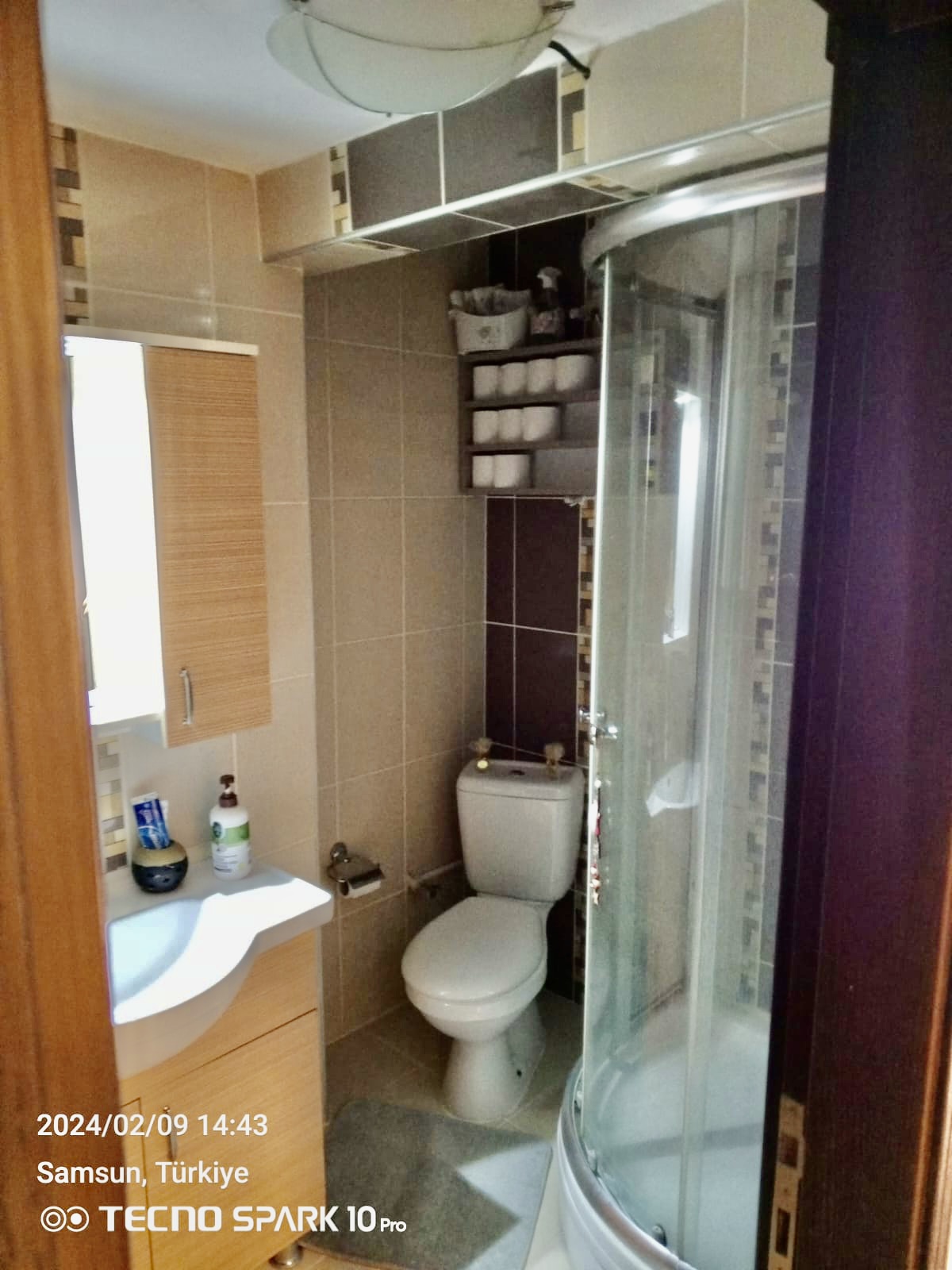 MERKEZİ KONUMDA ARA KAT OTOPARKLI 3+1 DAİRE