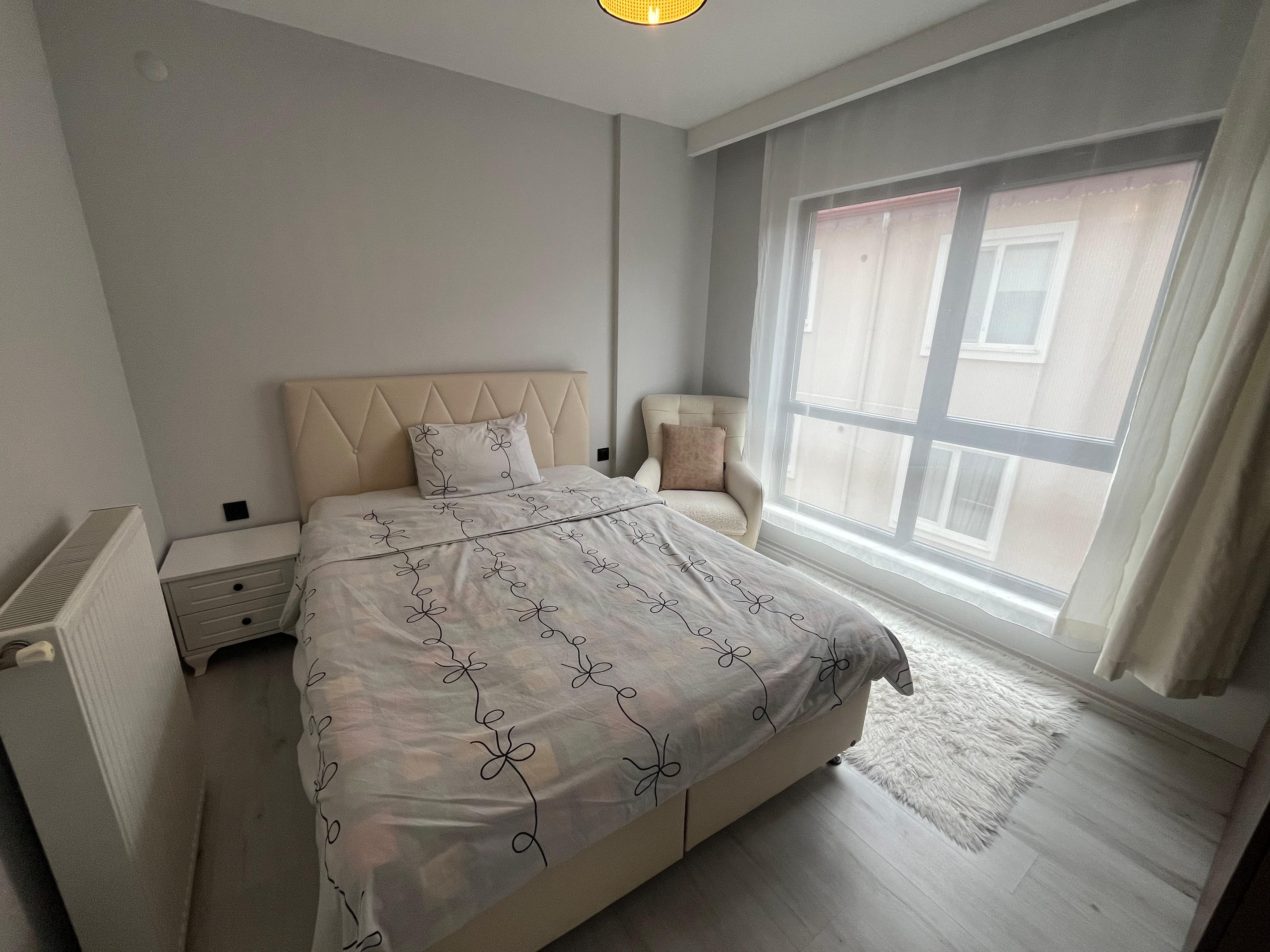 CUMHURİYET MAH. SAHİL TARAFI TOPUZOĞLU EYLÜL APARTMANI EŞYALI KİRALIK 1+1
