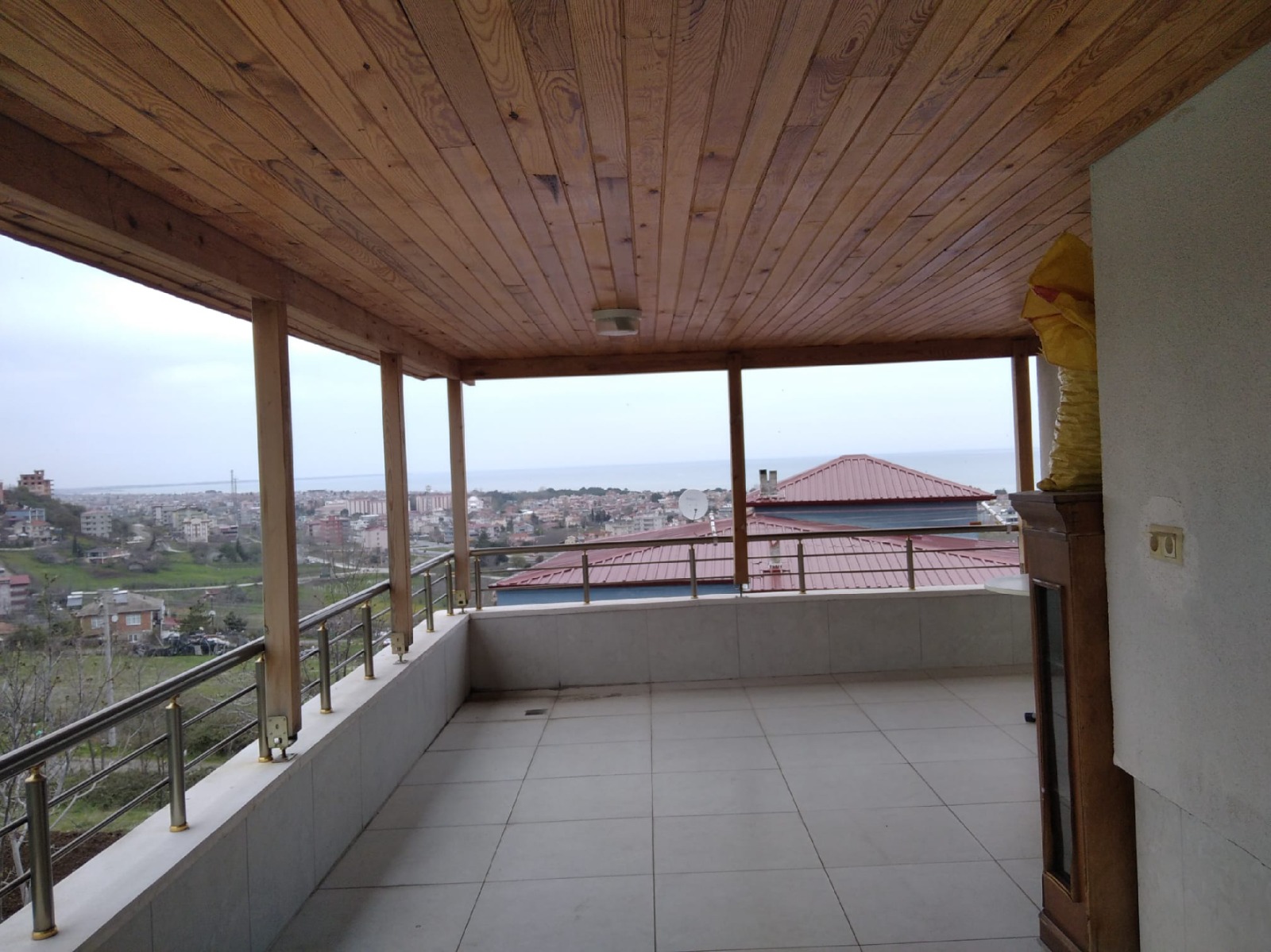 SAMSUN ATAKUM ÇAKIRLARDA DENİZ MANZARALI 3KATLI MÜSTAKİL VİLLA