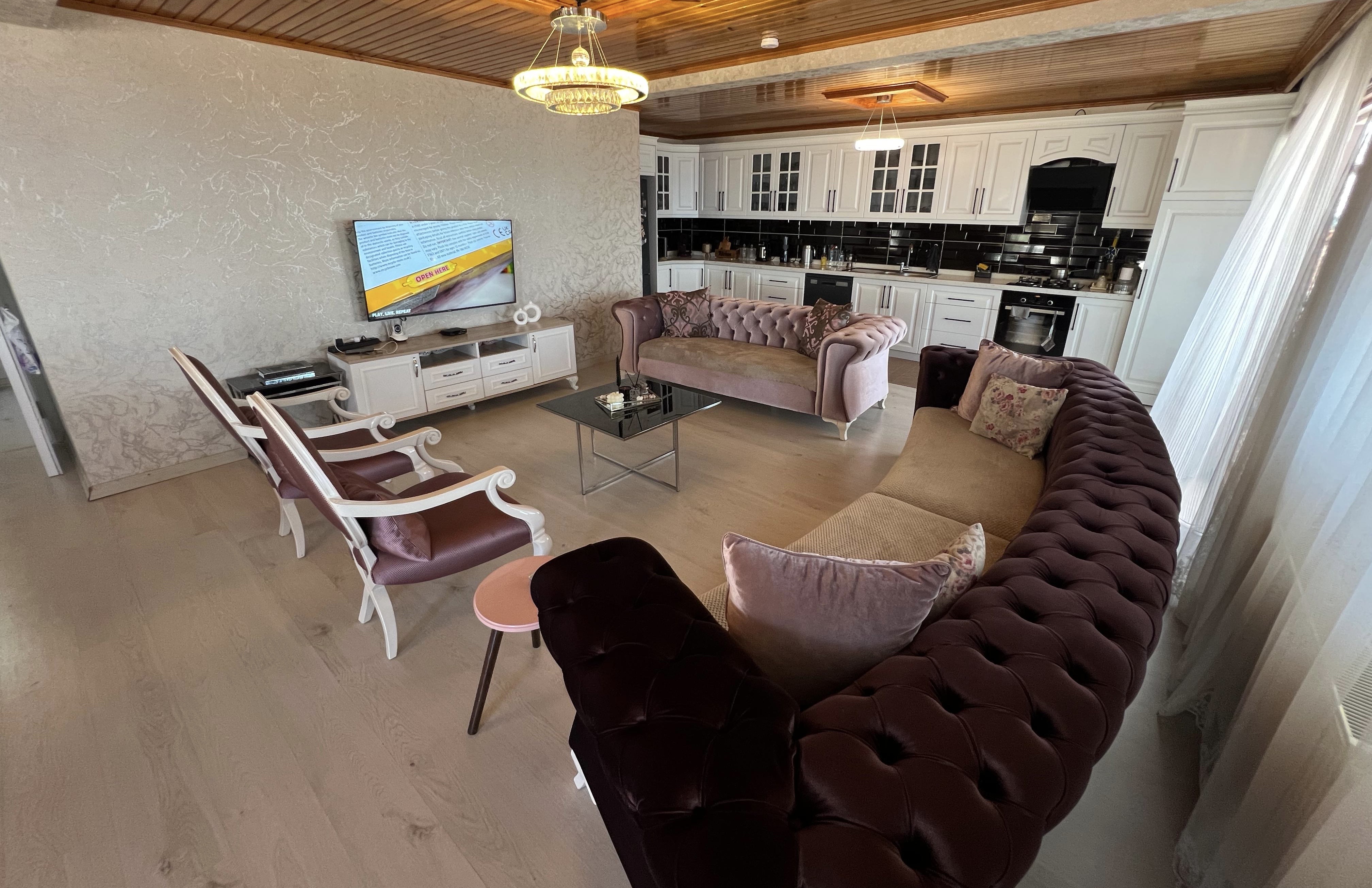 PELİTLİ DE SATILIK 4+1 280 M2 DAİRE