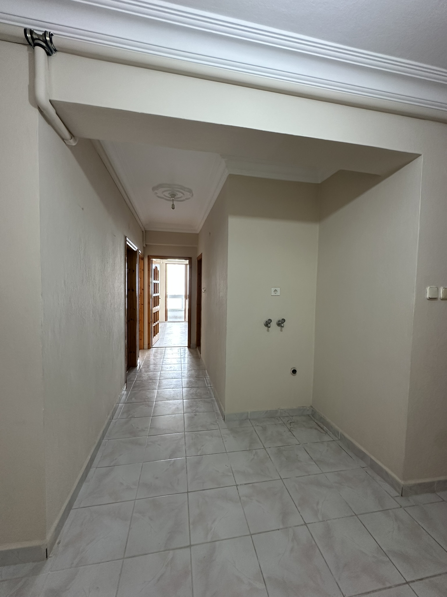 HACI HÜSEYİN MAH. POYRAZ SOKAK ASANSÖRLÜ DOĞALGAZLI 3+1 KİRALIK DAİRE