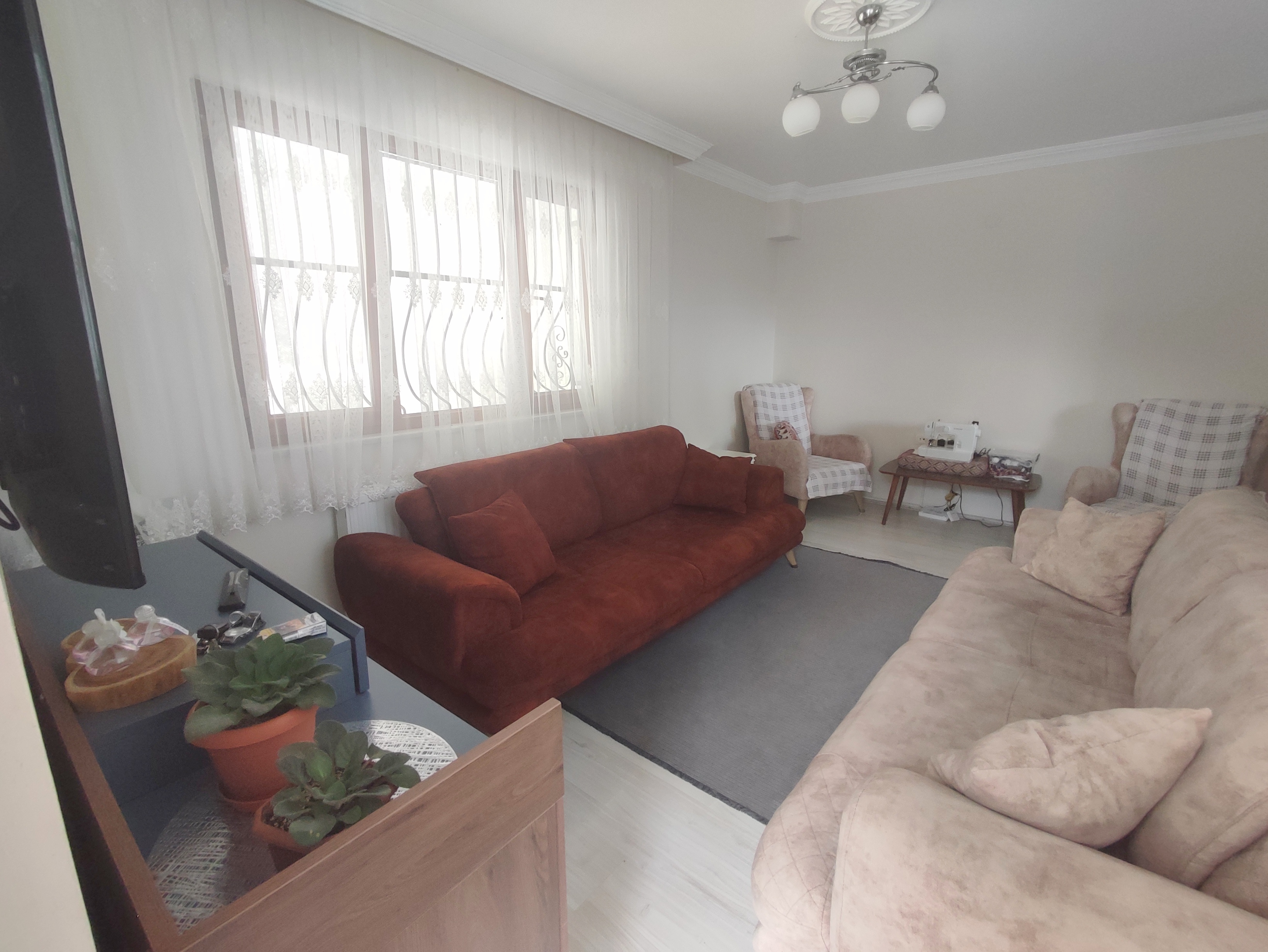 AKÇAABAT YAYLACIK MAH. MERKEZİ KONUMDA SATILIK DAİRE