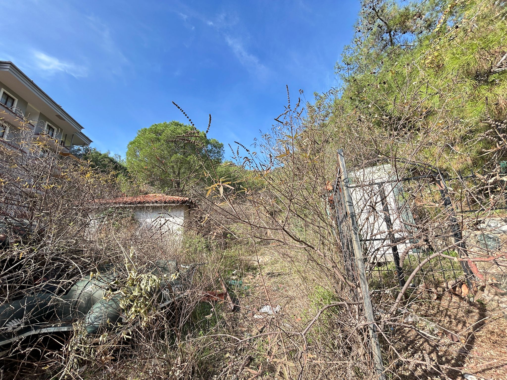 MARMARİS ARMUATALAN'DA DENİZ MANZARALI 431M2 SATILIK ARSA