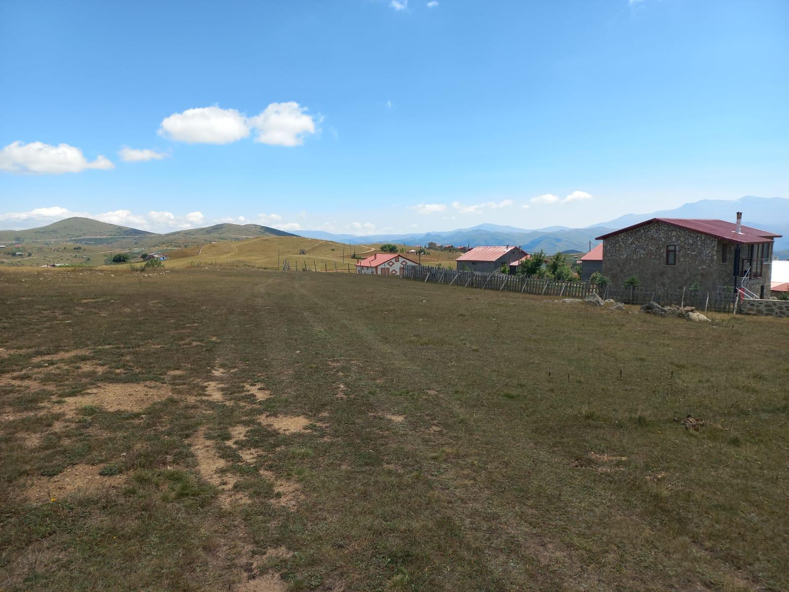 ÇAMBAŞI YAYLASINDA SATILIK ARSA